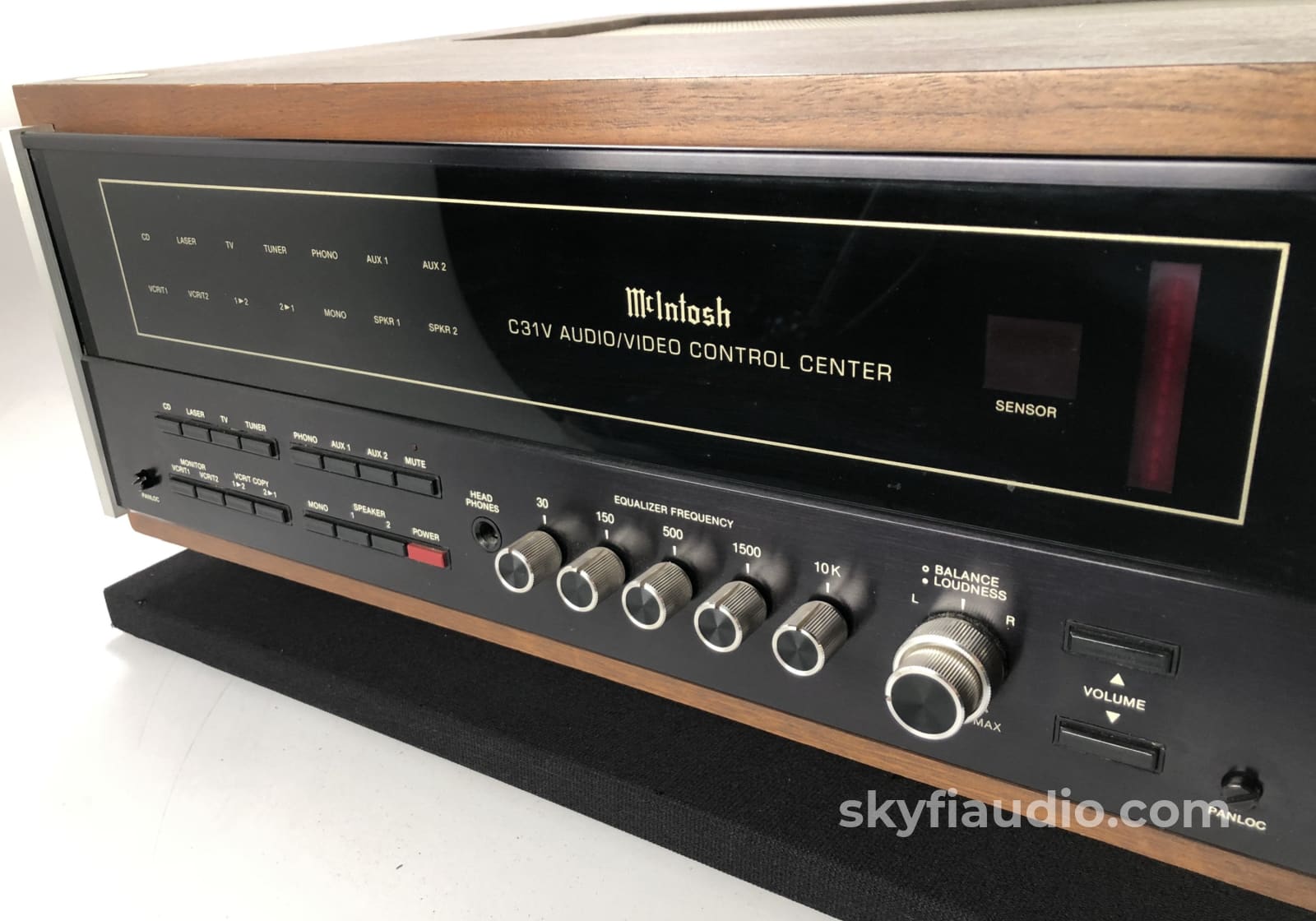 Mcintosh C31V Preamp With Phono - Includes Remote Wood Case And Manual Preamplifier