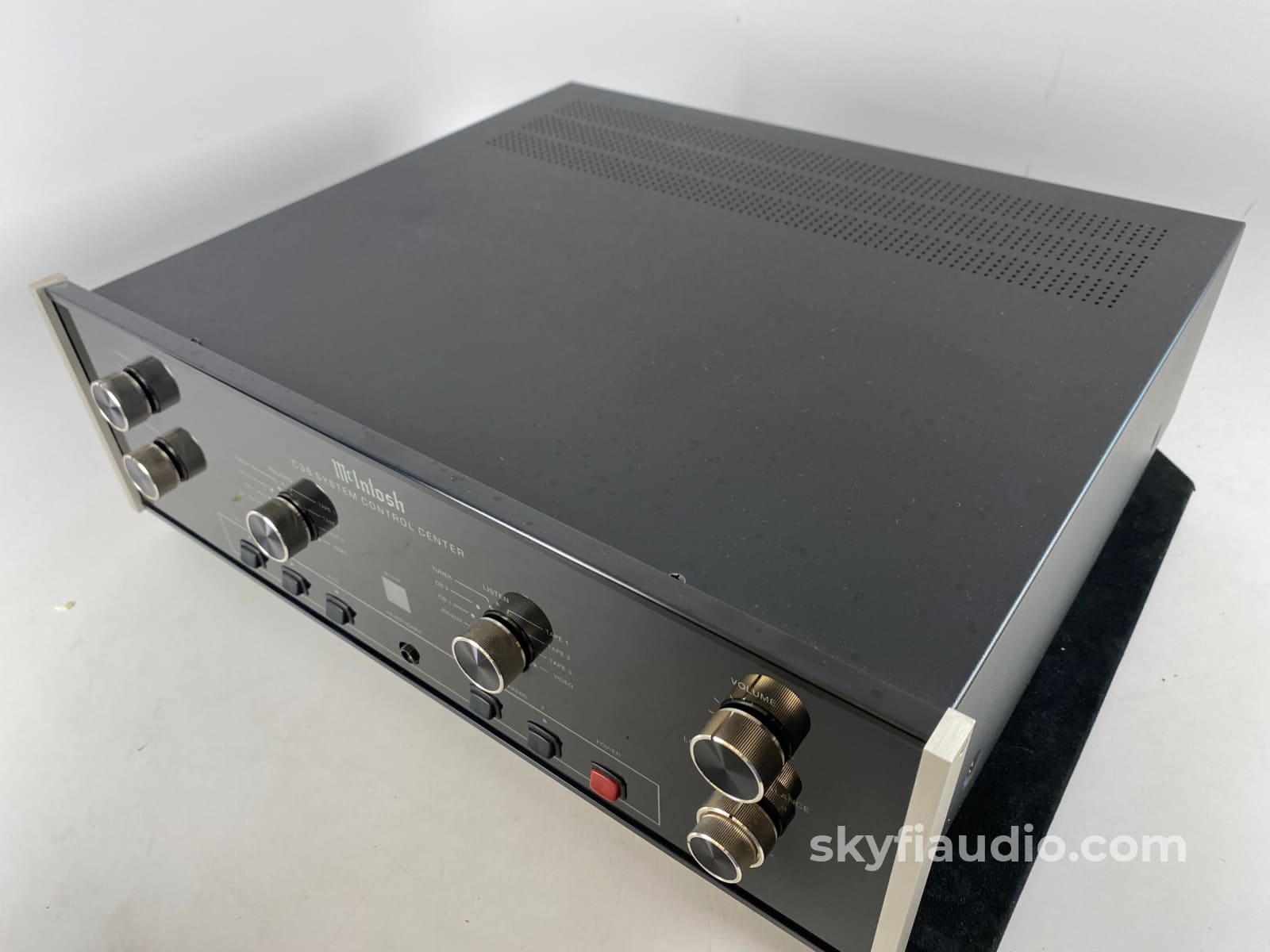 Mcintosh C38 Preamplifier Full Featured Including Phono Stage And Balanced Outputs