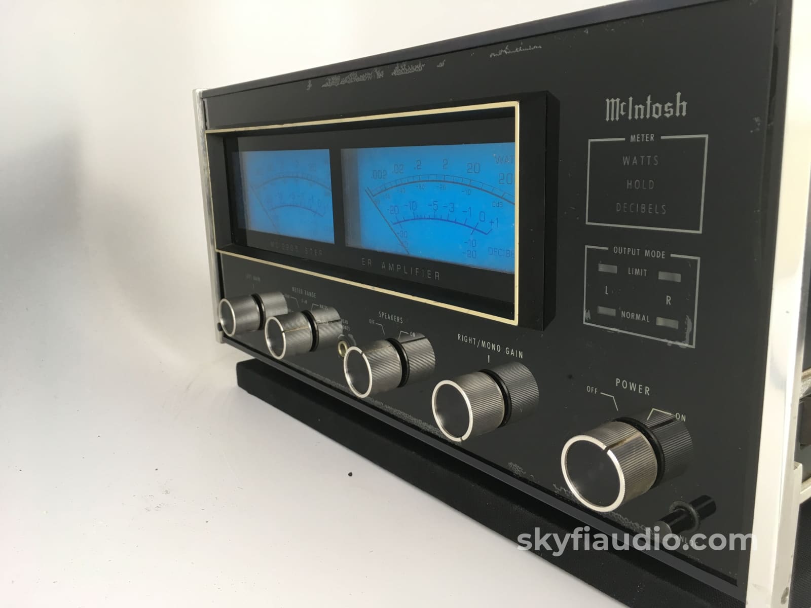 Mcintosh Mc2205 Solid State Amplifier - 200Wpc