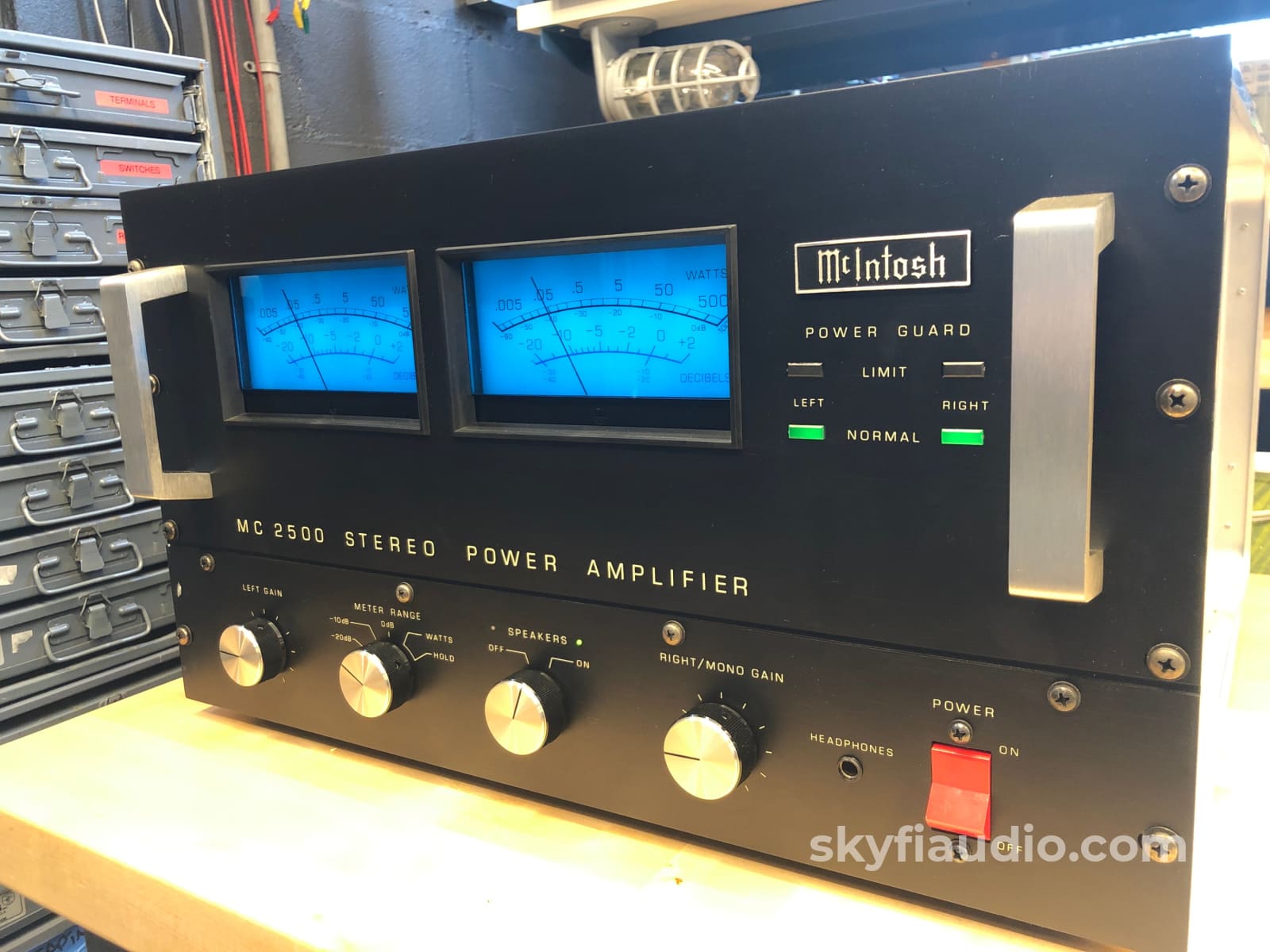Mcintosh Mc2500 Solid State Amplifier - Collector Set Rare Black Finish