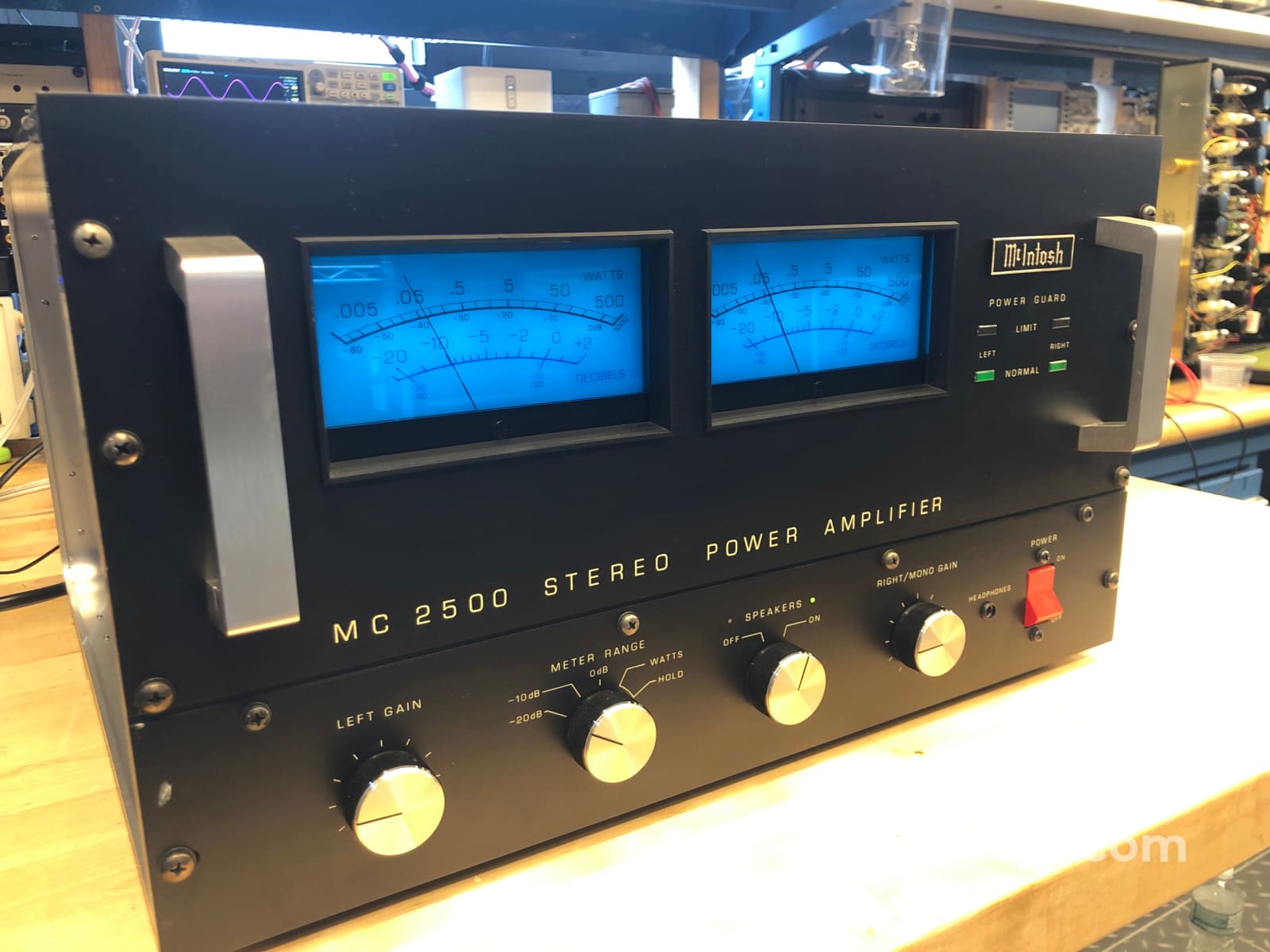 Mcintosh Mc2500 Solid State Amplifier - Collector Set Rare Black Finish