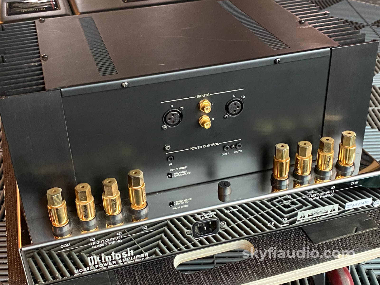 Mcintosh Mc302 Stereo Power Amplifier - 300Wpc Wow