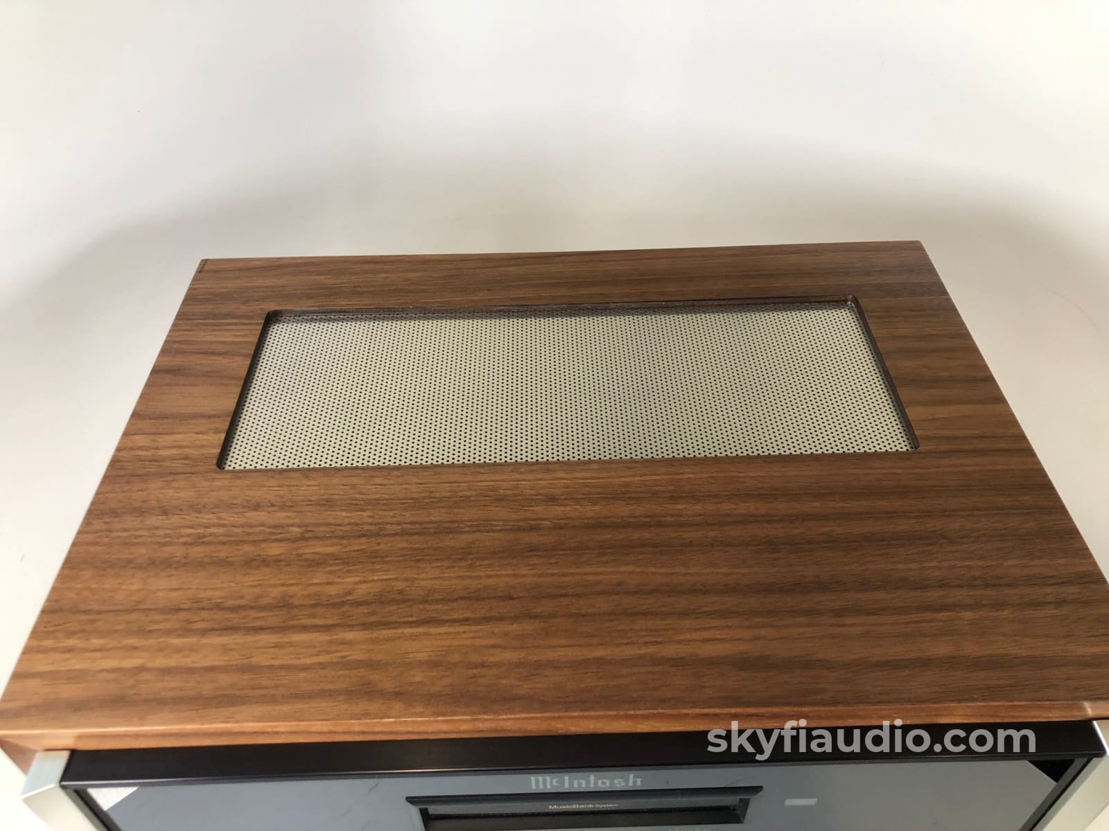 Mcintosh Mcd205 Cd Changer In Custom Walnut Wood Case + Digital