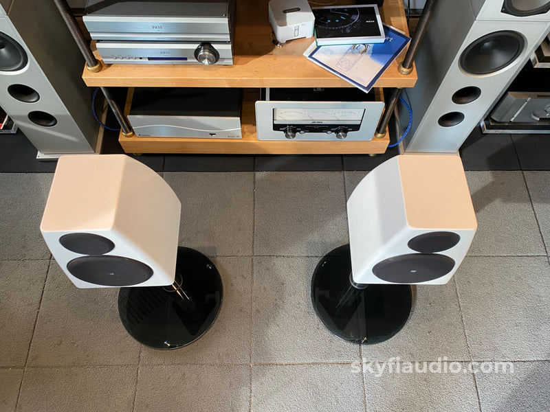 Meridian Dsp3200 Digital Active Powered Speakers With Stands Current Model