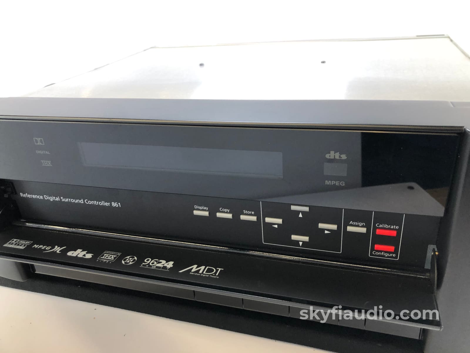 Meridian Reference Digital Surround Controller 861V8 - Latest Software Preamplifier