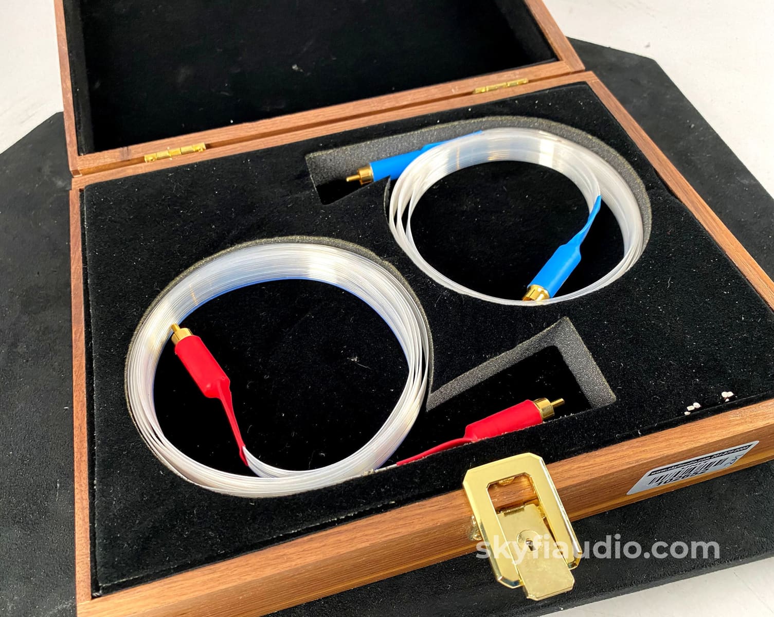 Nordost Blue Heaven Analog Rca Interconnects W/Nordost Wood Case - 2M Cables