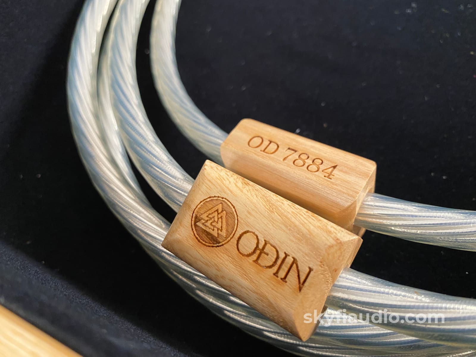 Nordost Odin Supreme Reference Xlr Audio Interconnects - Original Wood Case 1.75M Cables
