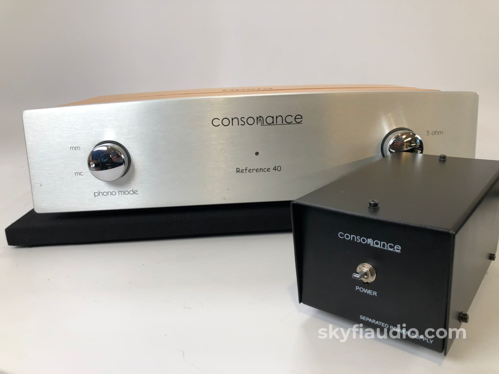 Opera Consonance Reference 40 Phono Preamp External Power Supply Preamplifier