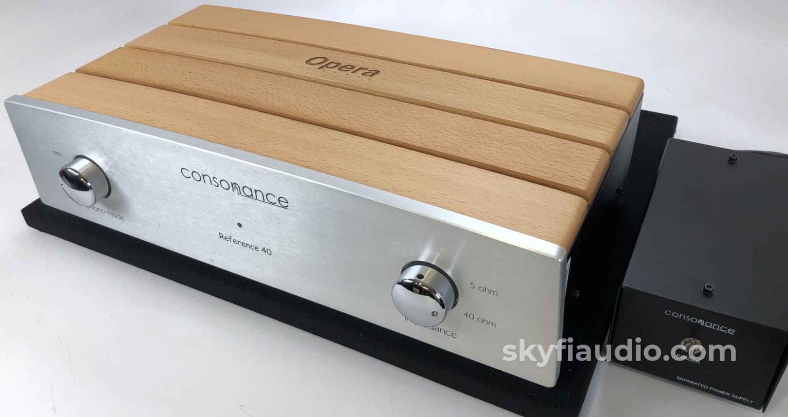 Opera Consonance Reference 40 Phono Preamp External Power Supply Preamplifier