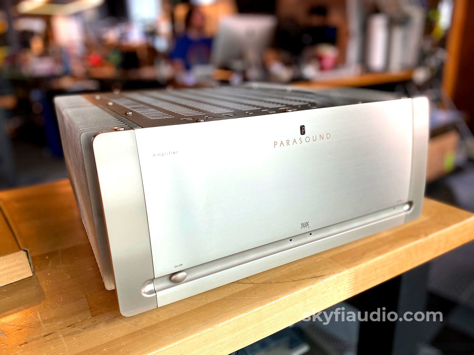 Parasound Halo A21 - Thx Ultra2 Amplifier In Silver John Curl Design