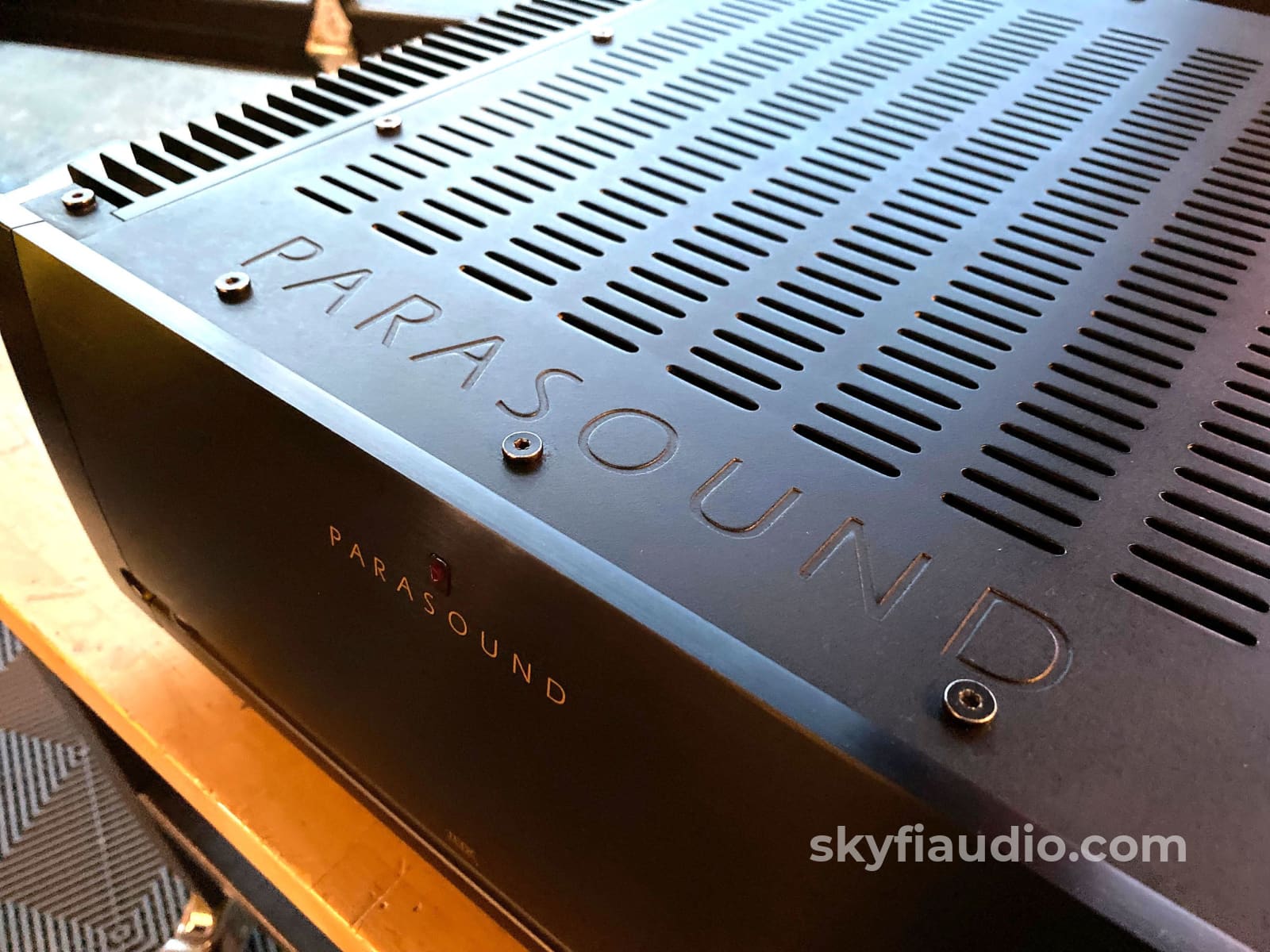 Parasound Halo A21 Thx Ultra2 Certified Amplifier In Black - John Curl Designed (2 Of 2)