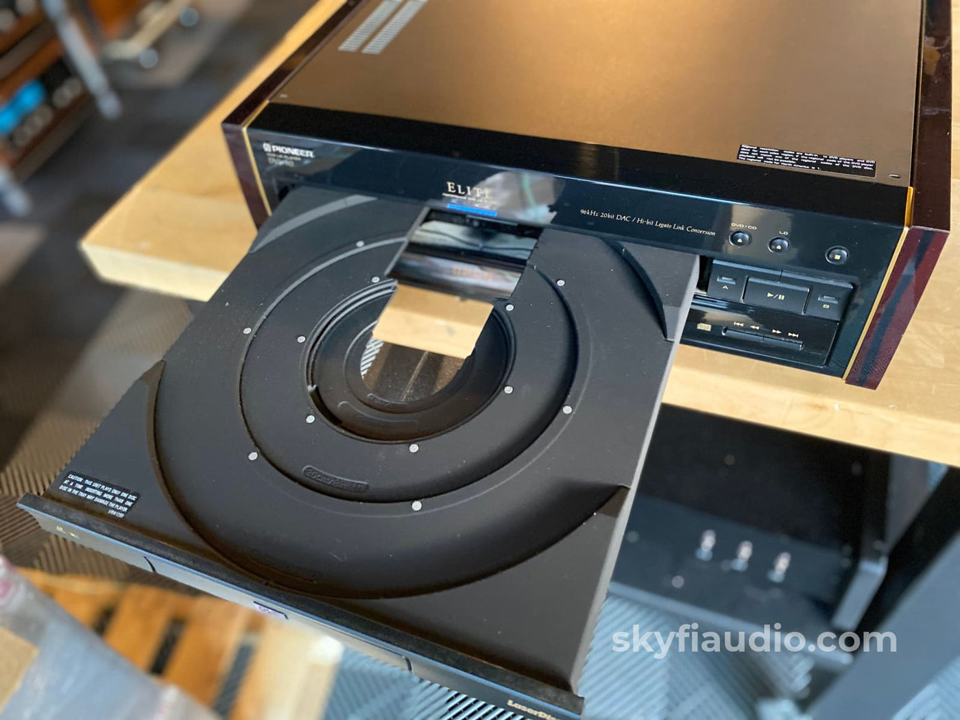 Pioneer Elite DVL90 LaserDisc, CD, and DVD Player