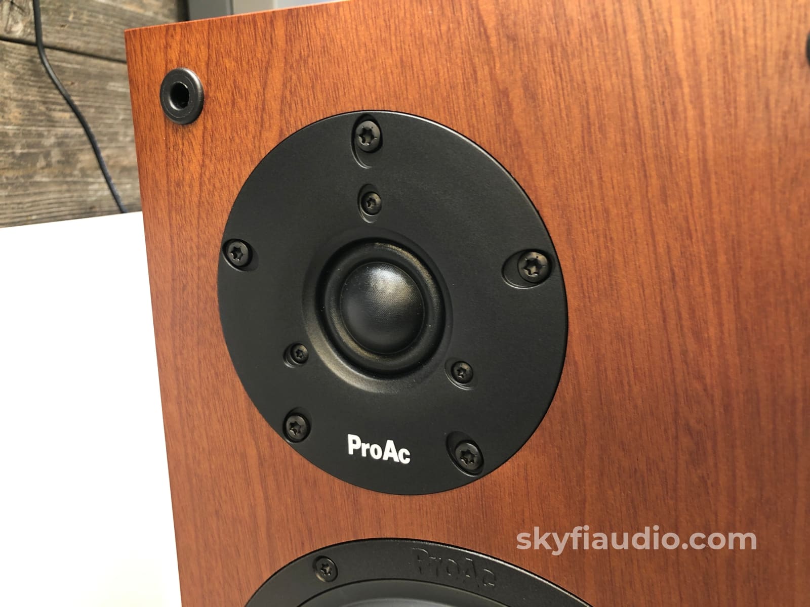Proac Response D Two - Bookshelf Or Stand Mounted Speakers