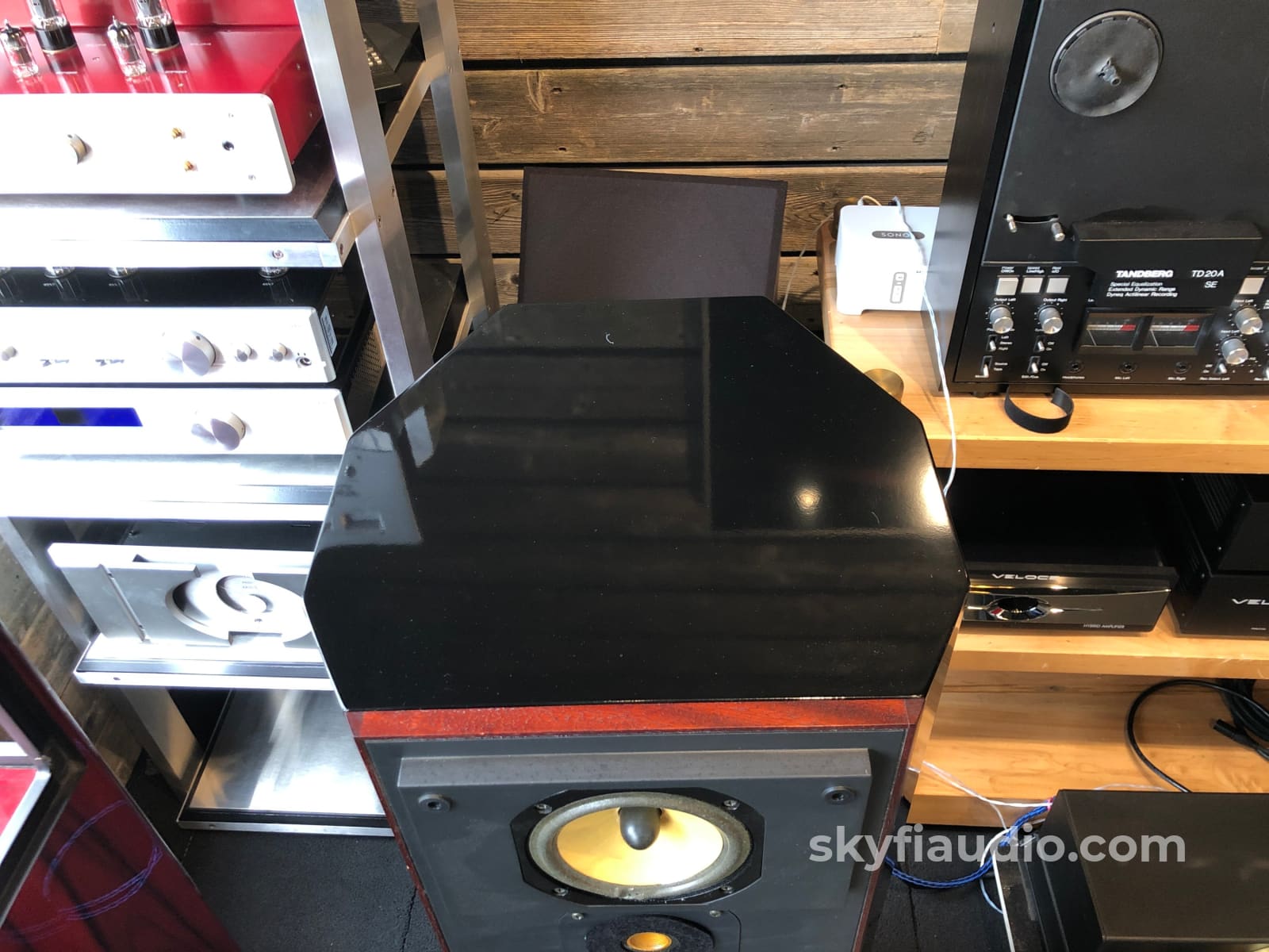 Rare Audiovector F3/Lyd Tower Speakers With Focal Drivers