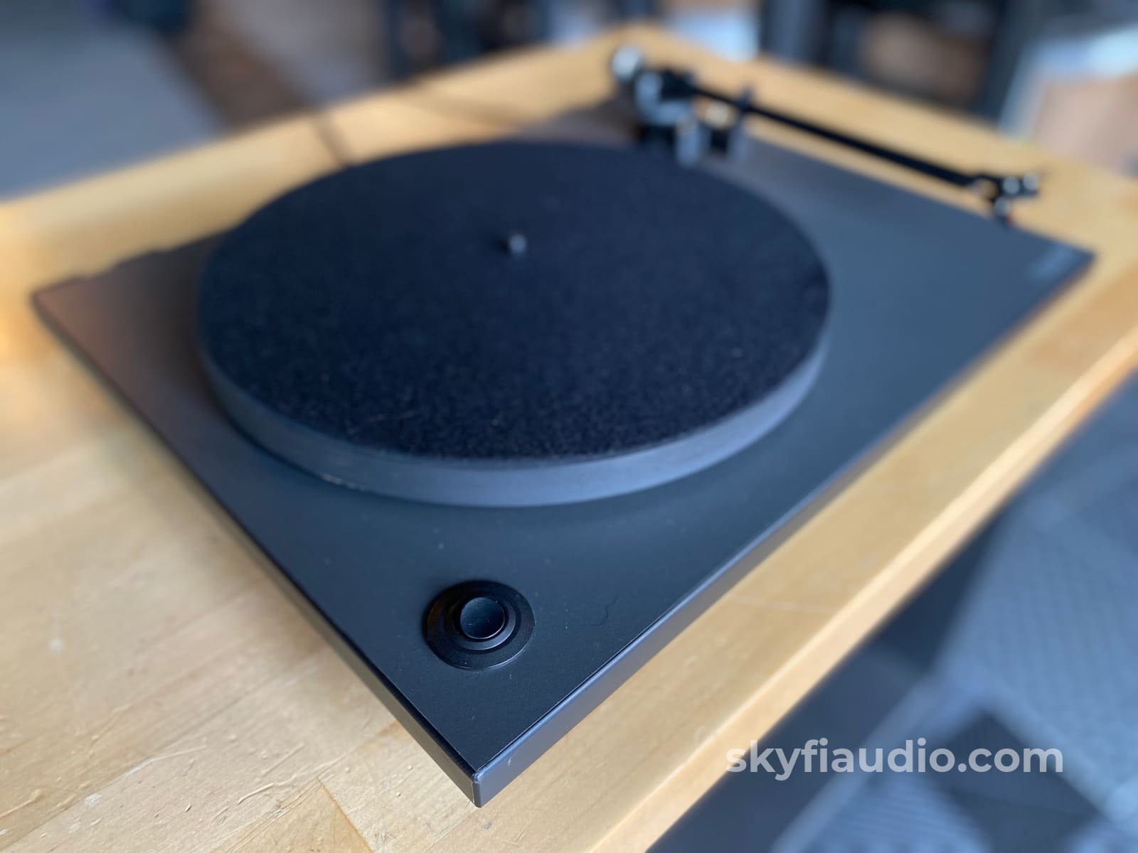 Rega Planar 1 (P1) Turntable Fitted With Ortofon Cartridge