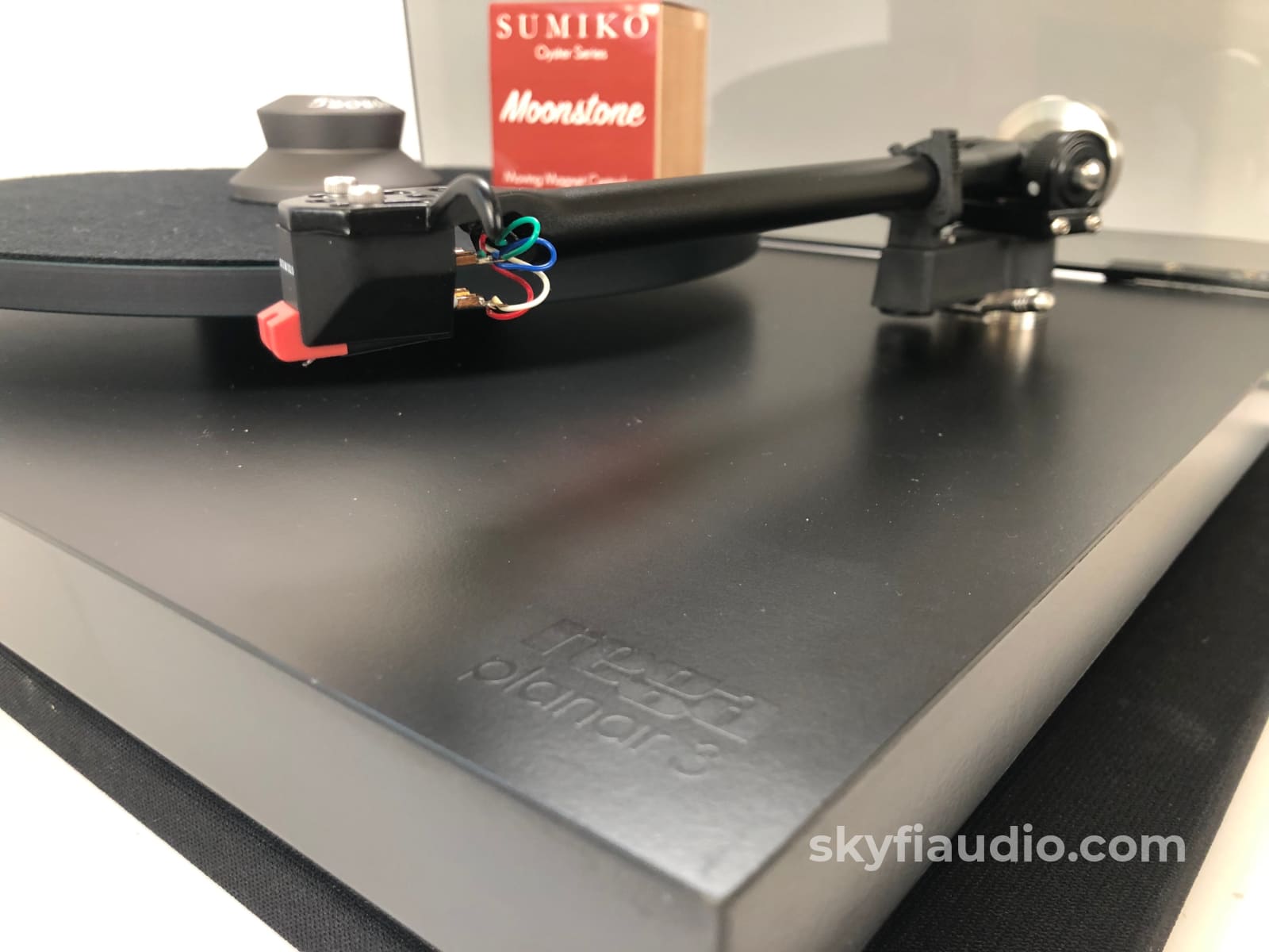 Rega Planar 3 (P3) Iconic Turntable With New Sumiko Cartridge