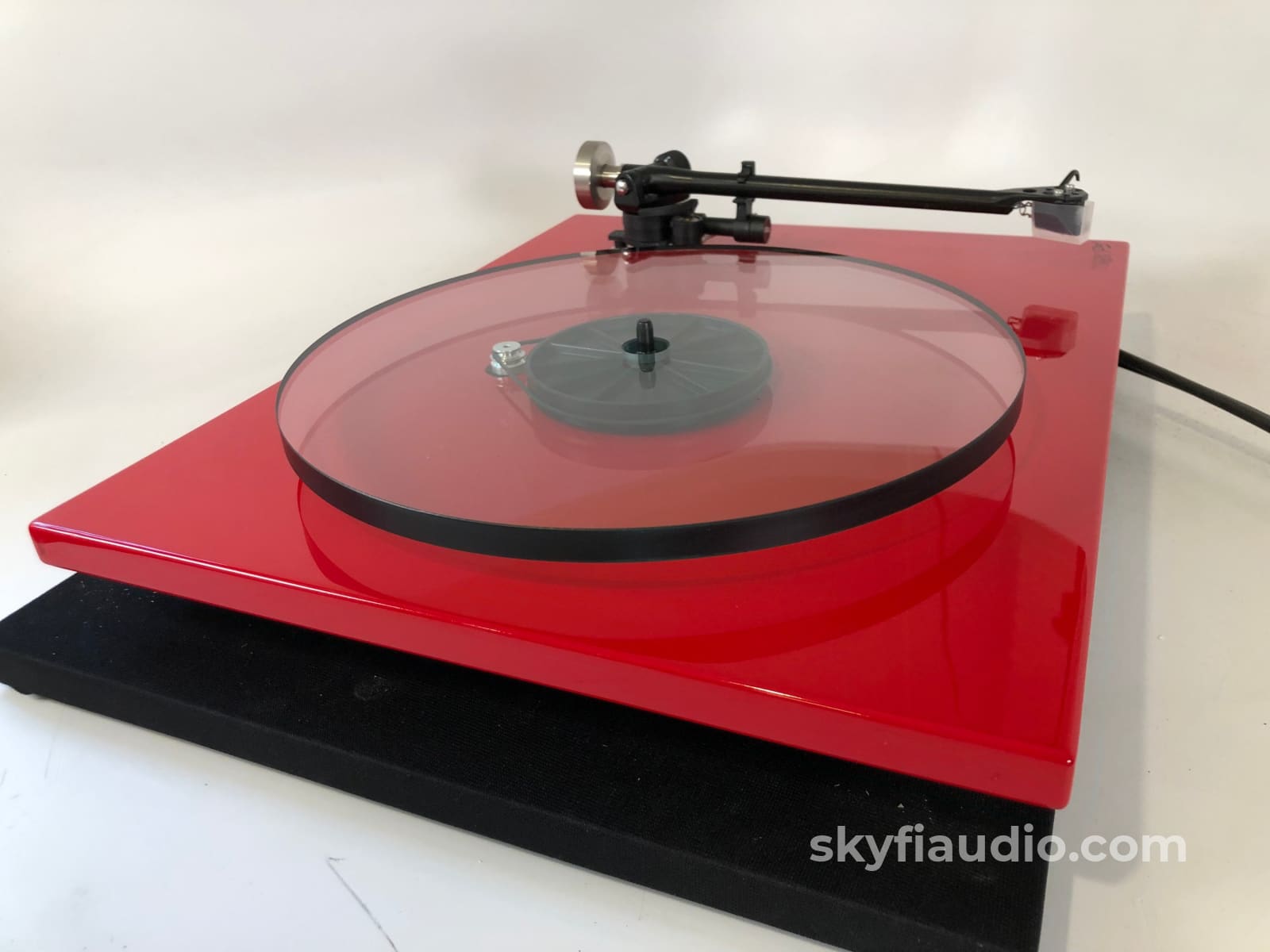 Rega Planar 3 (P3) Turntable With New Sumiko Amethyst Cartridge