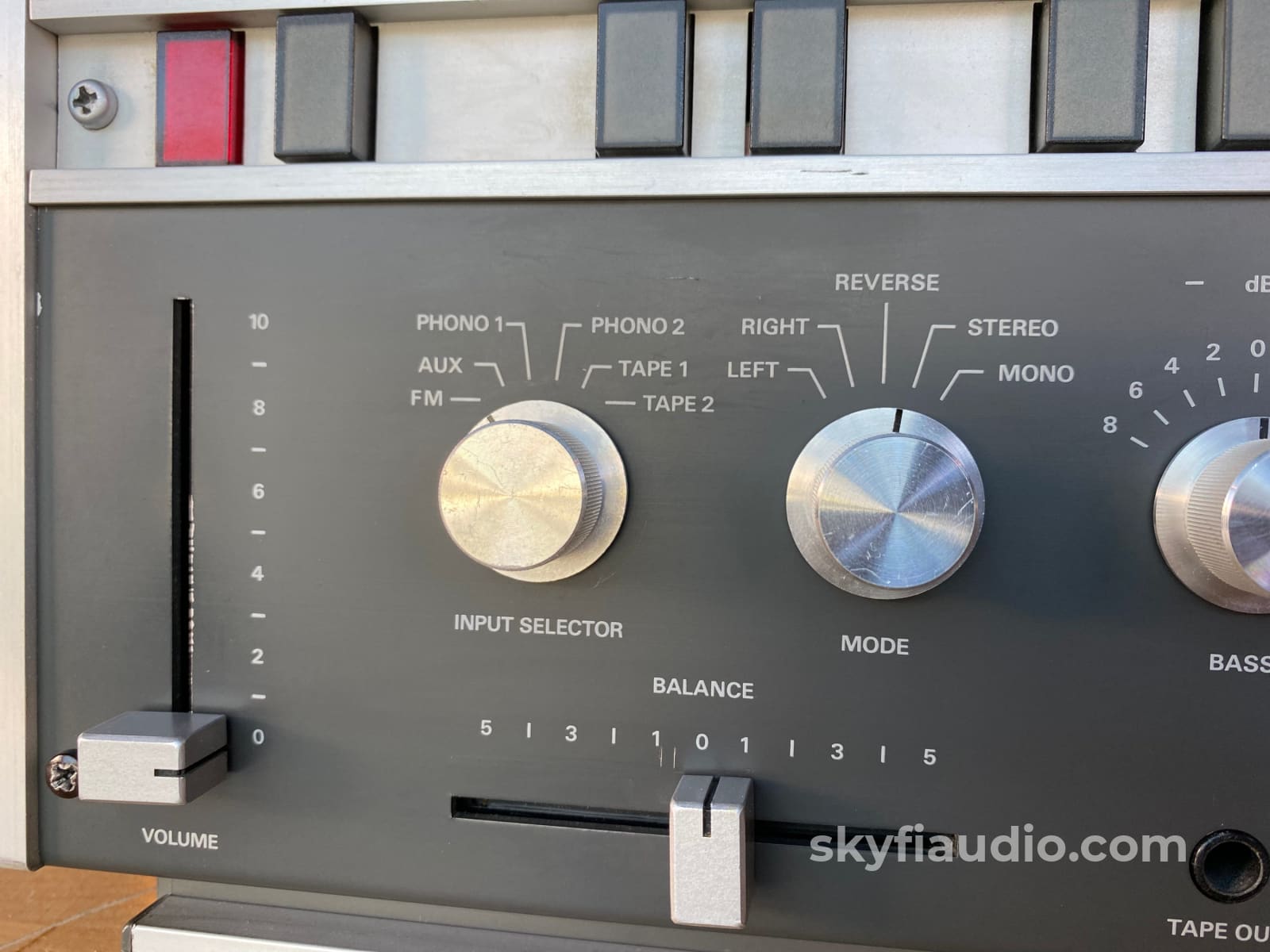 Revox A720 Preamplifier Tuner With Gorgeous Nixie Tube Display