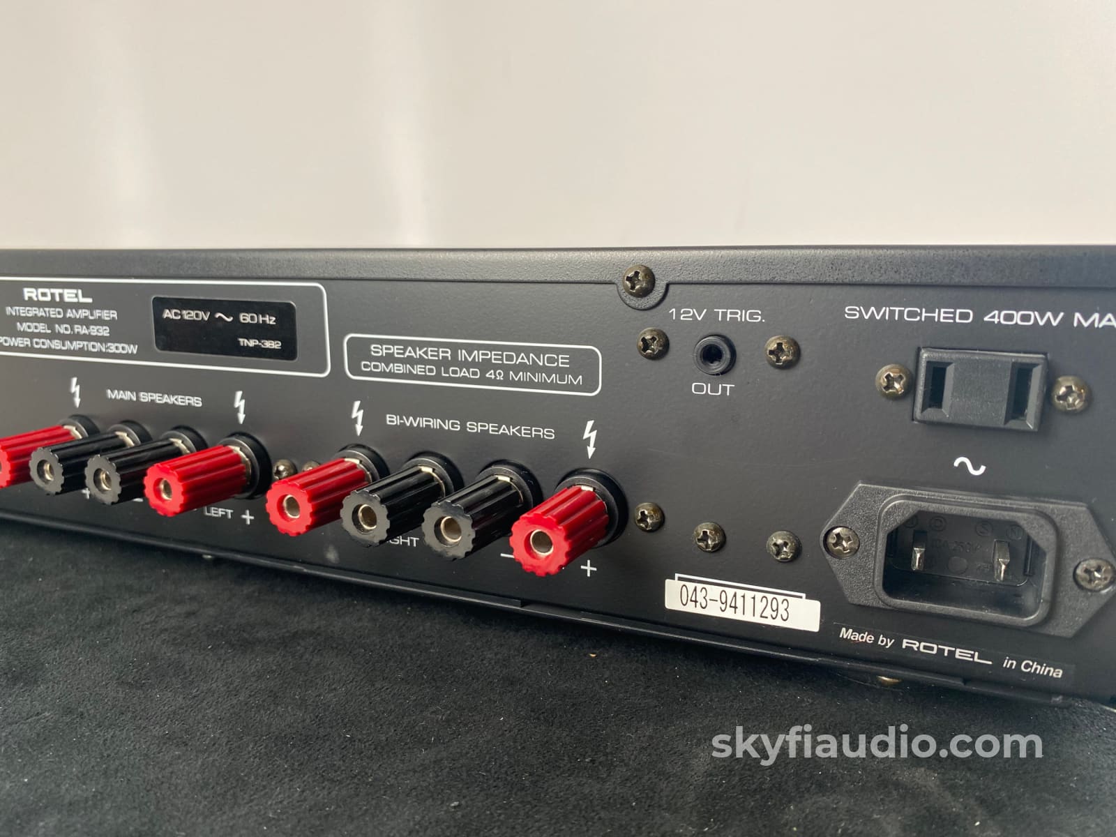 Rotel Ra-932 Integrated Amplifier With Phono