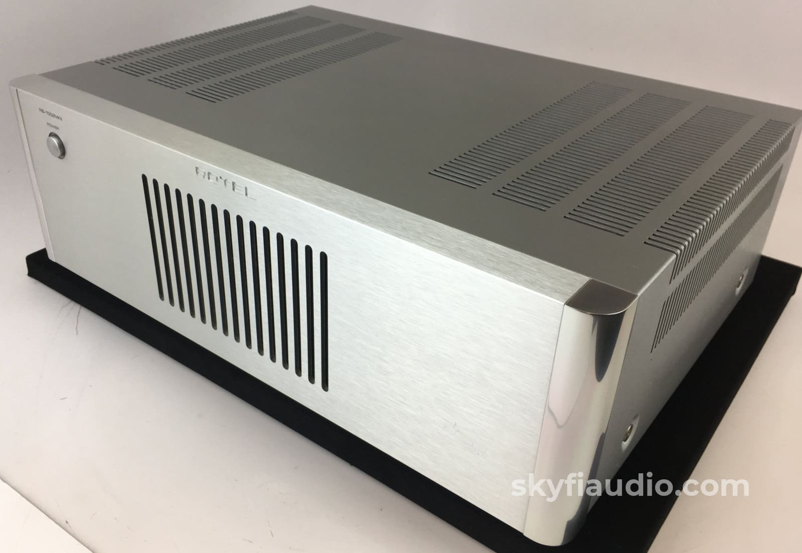 Rotel Rb-1552 Mk2 Solid State Amplifier 130W X 2