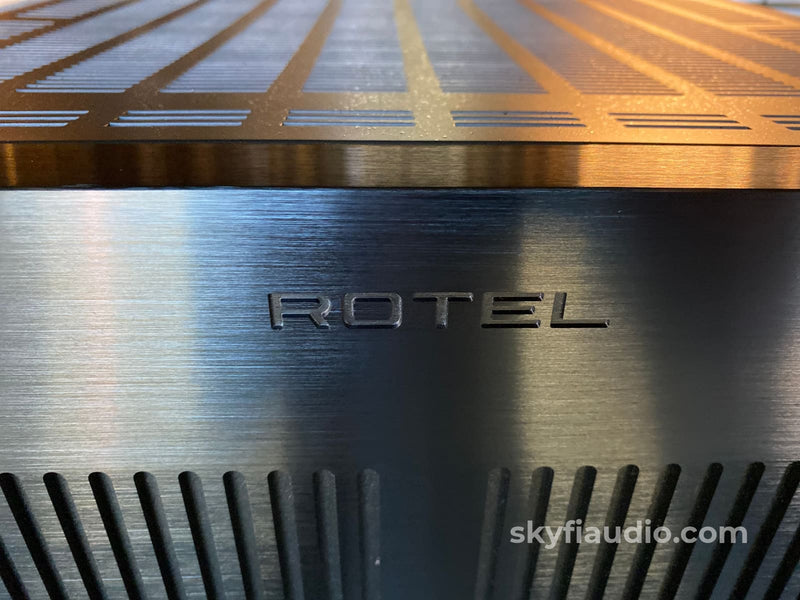 Rotel Rb-1590 Stereo Amplifier 2 X 350 Watts