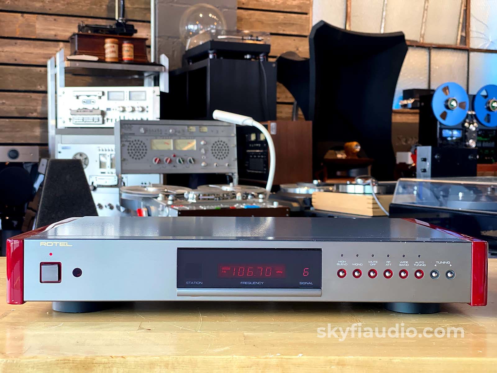 Rotel RHT-10 MICHI Series FM Tuner - Rare