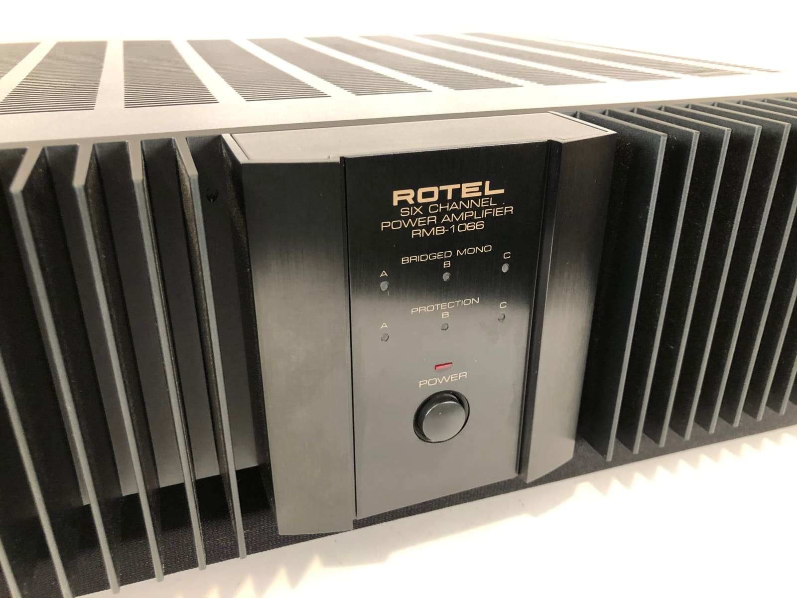 Rotel Rmb-1066 Six Channel Solid State Amplifier