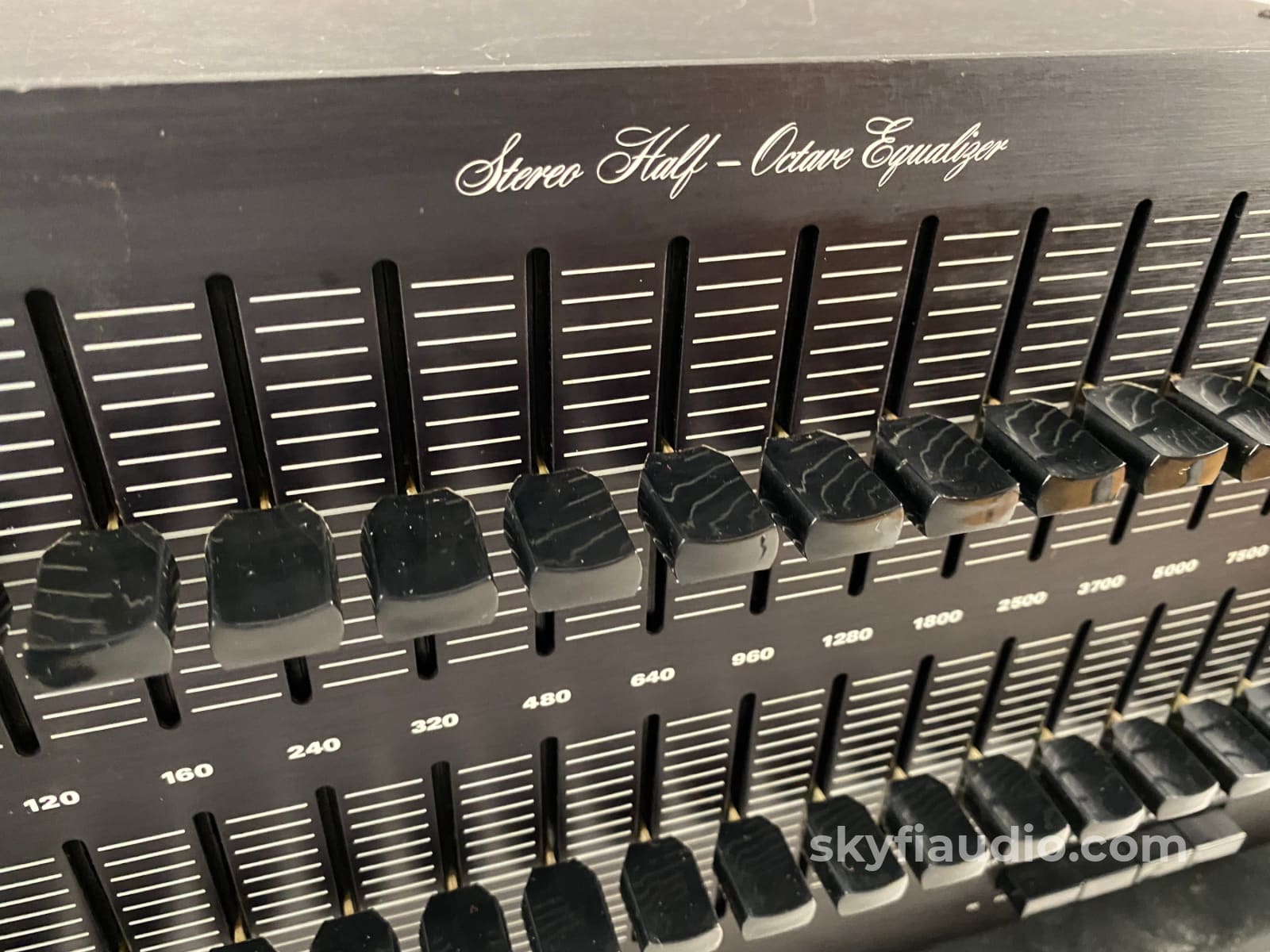Sae 2700B Stereo Half-Octave Equalizer Eq - Wow