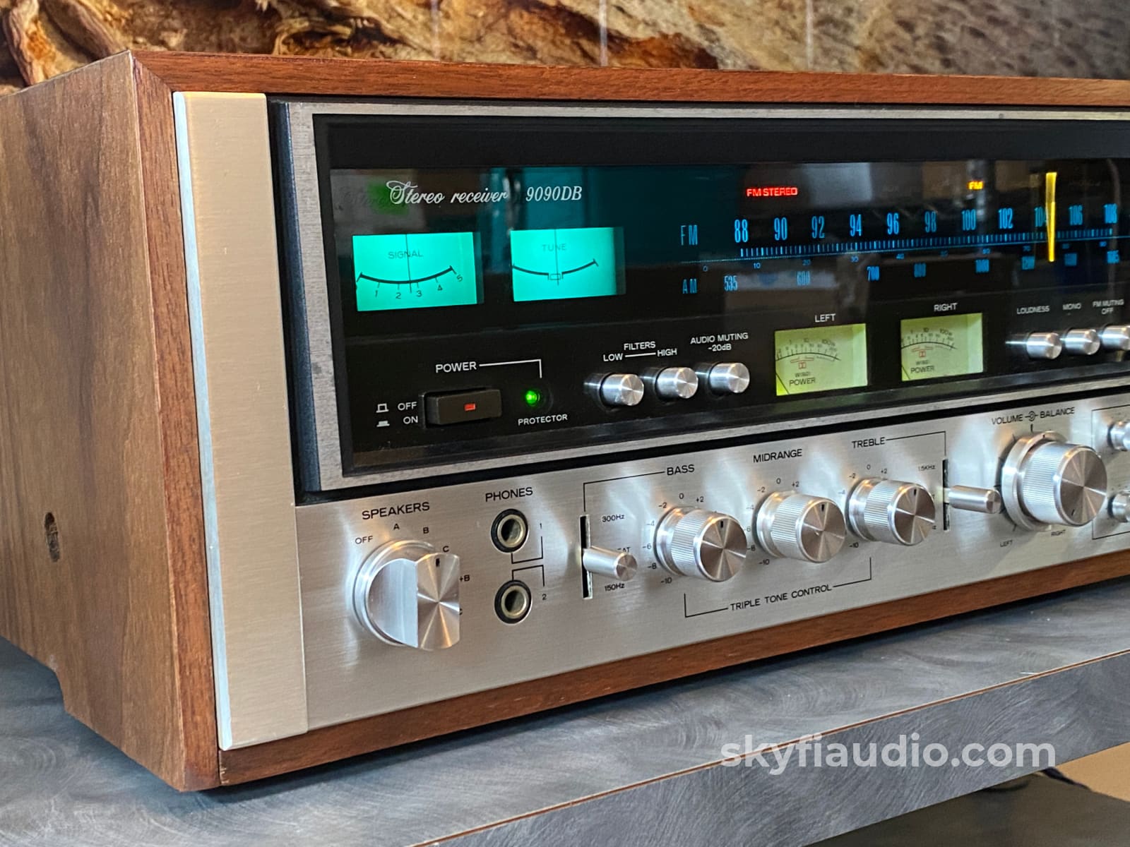 Sansui 9090DB Receiver - Fully Restored With New Walnut Veneer