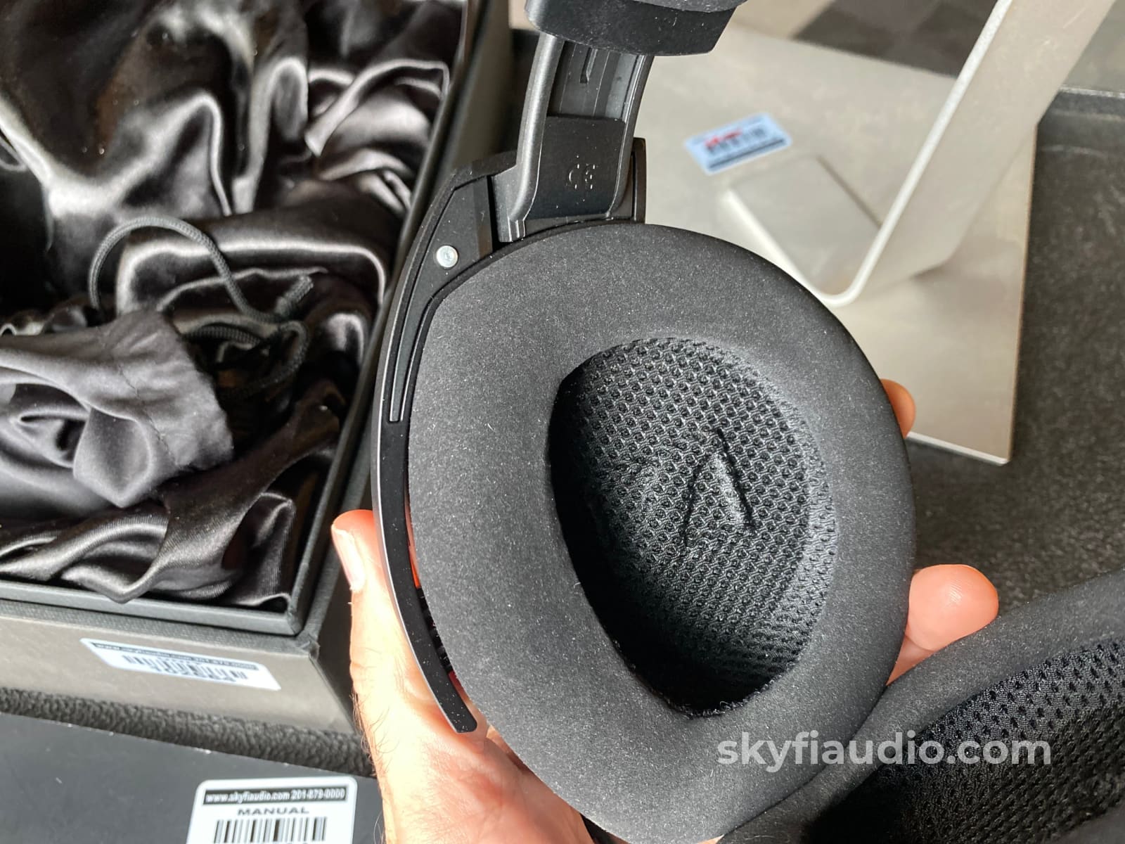 Sennheiser HD800 Dynamic Reference Headphones Super Clean