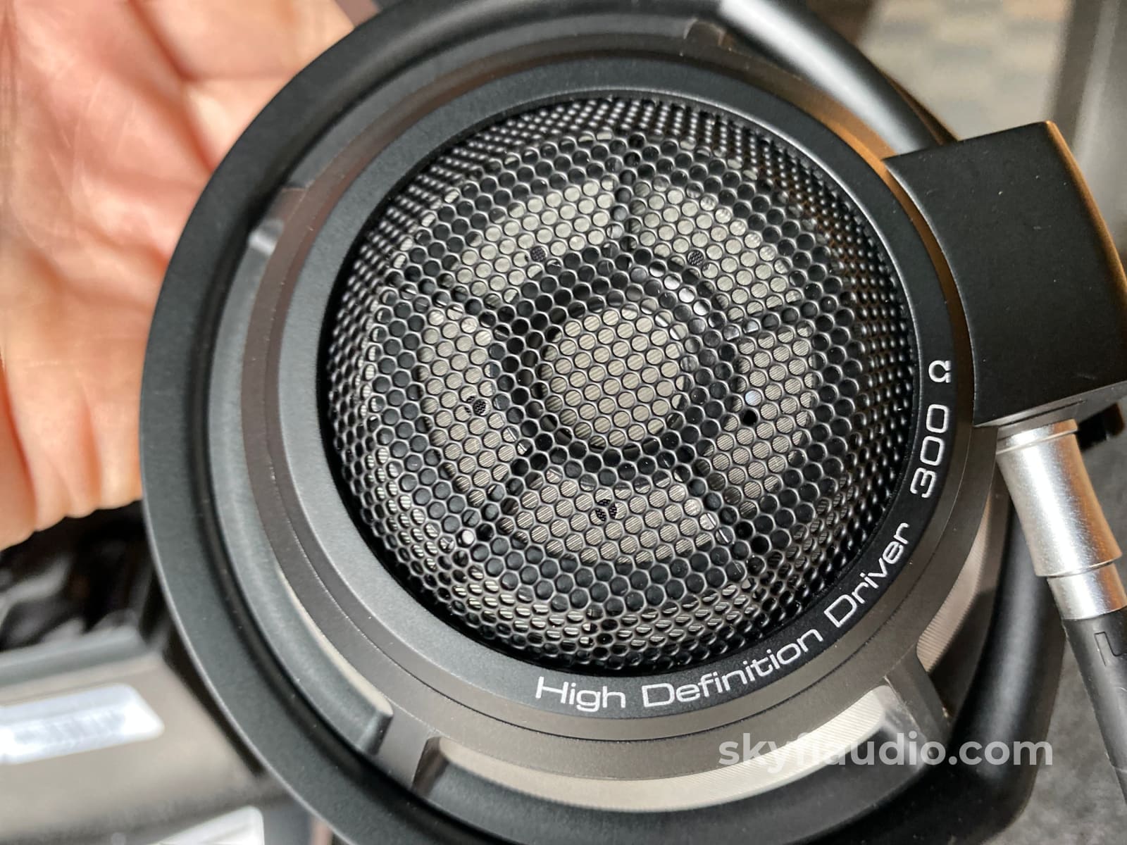 Sennheiser Hd800 Dynamic Reference Headphones - Super Clean Accessory