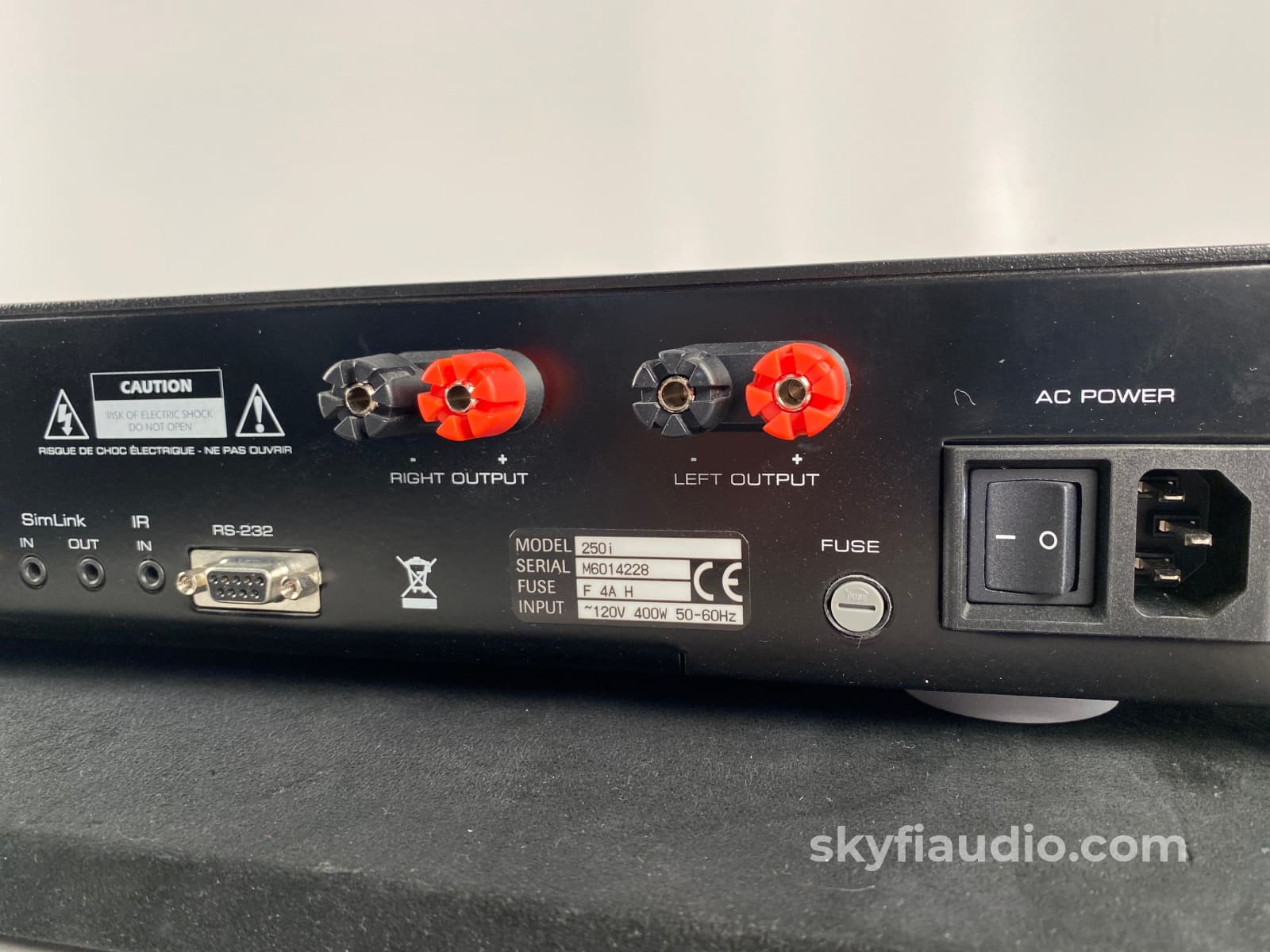 Simaudio Moon 250I Integrated Amplifier With Remote