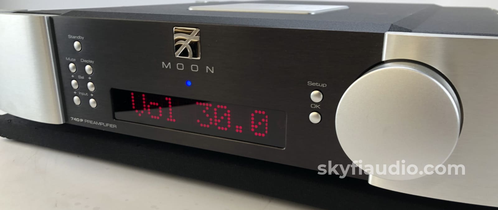 Simaudio Moon Evolution 740P Analog Preamplifier - Complete W/Remote Box And Manual