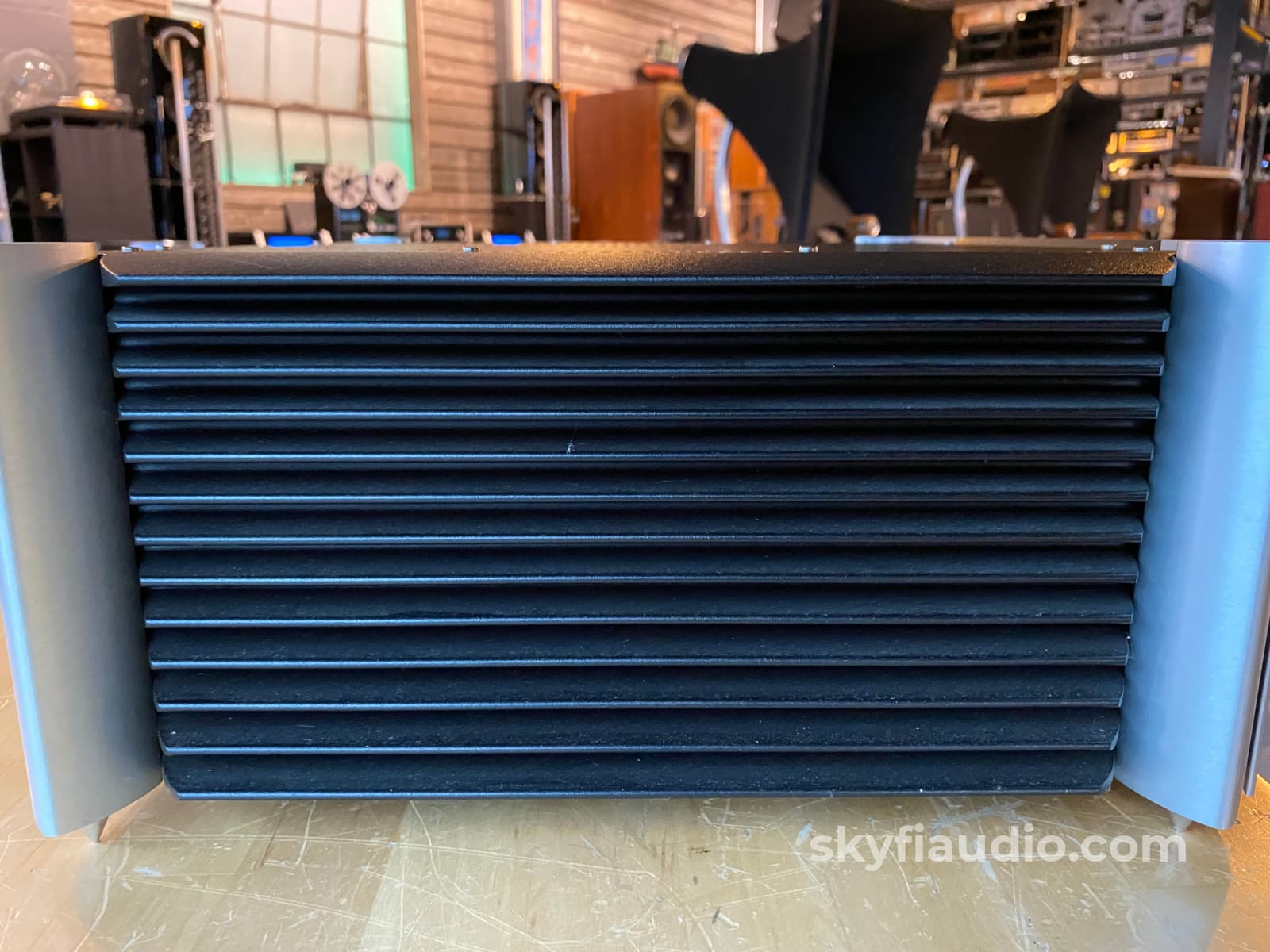 Simaudio Moon Evolution W-8 Flagship Stereo Power Amplifier