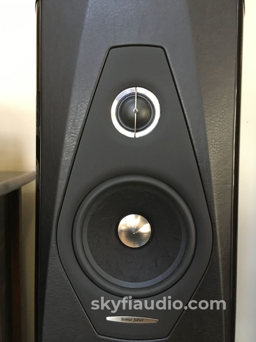 Sonus Faber Olympica Ii Speakers In Gloss Black - Demo Pair Like New And Complete
