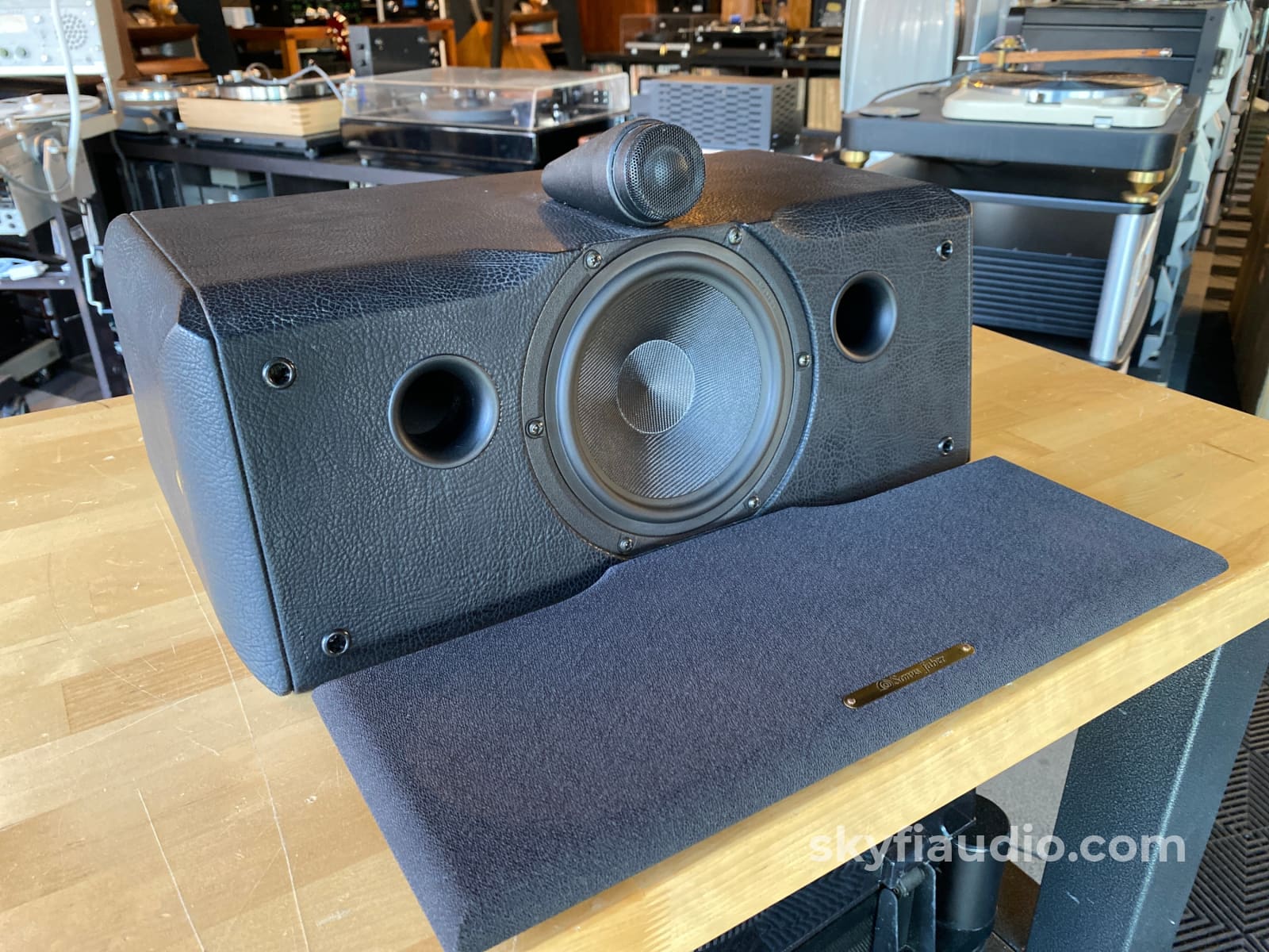 Sonus faber solo sales home center