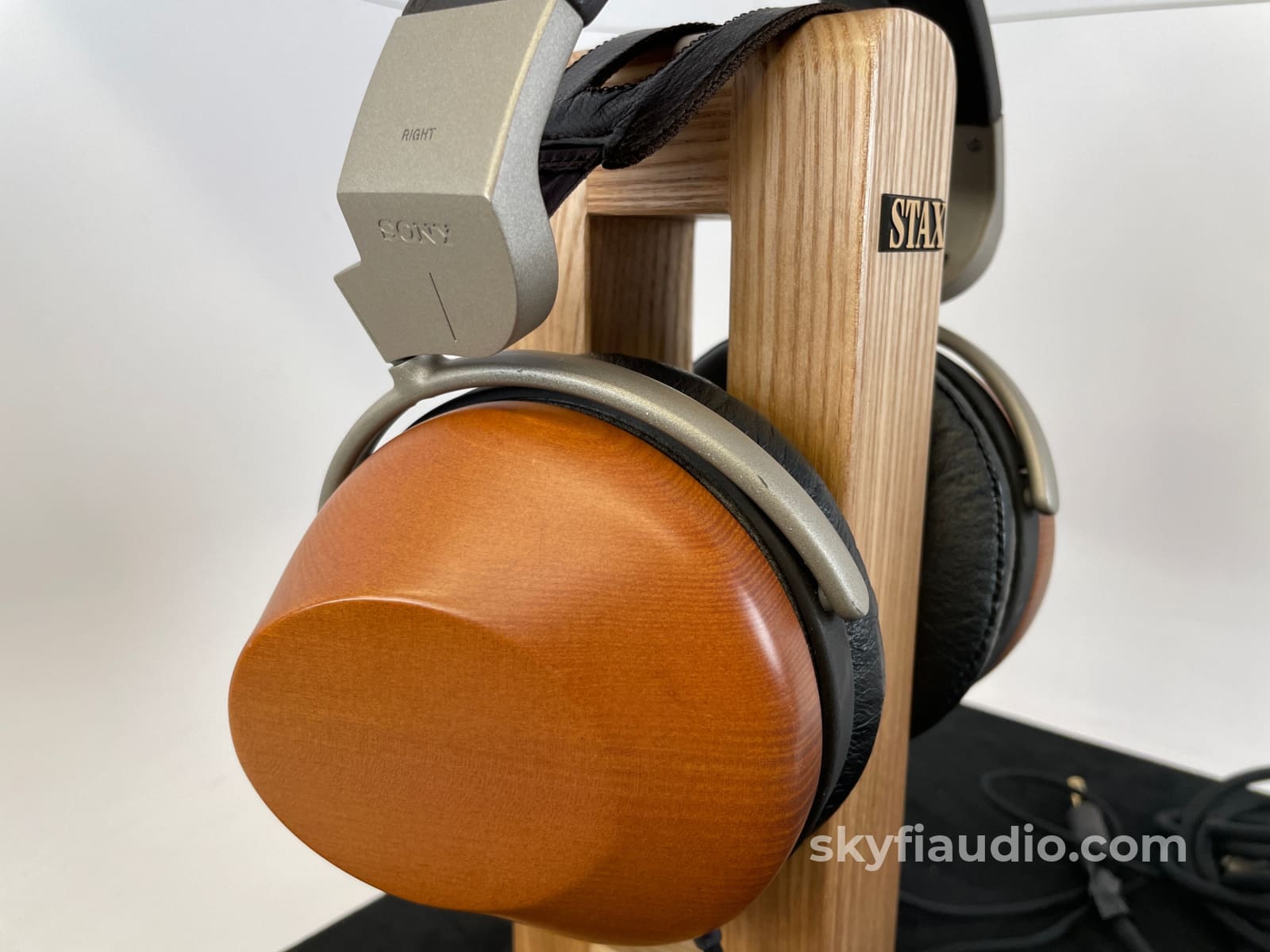 Sony Mdr-R10 Flagship Headphones - Super Rare And Collectible Worlds Best
