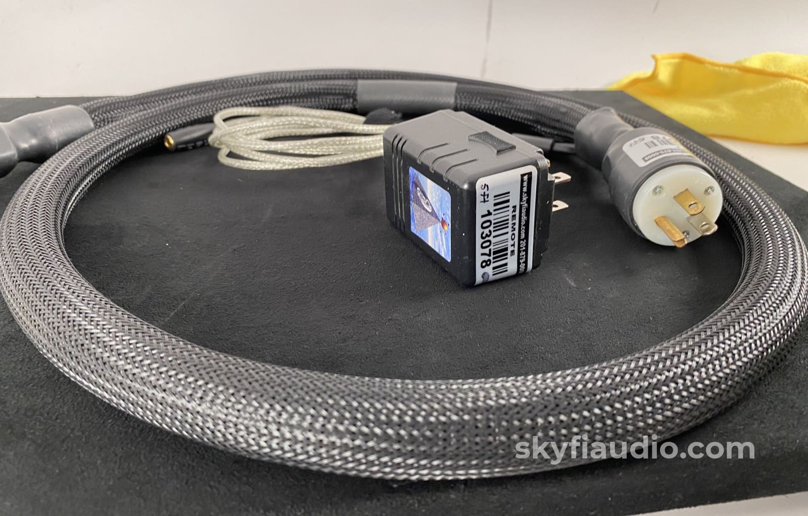 Synergistic Research - Tesla T2 Power Cable With Supply 5Ft Cables