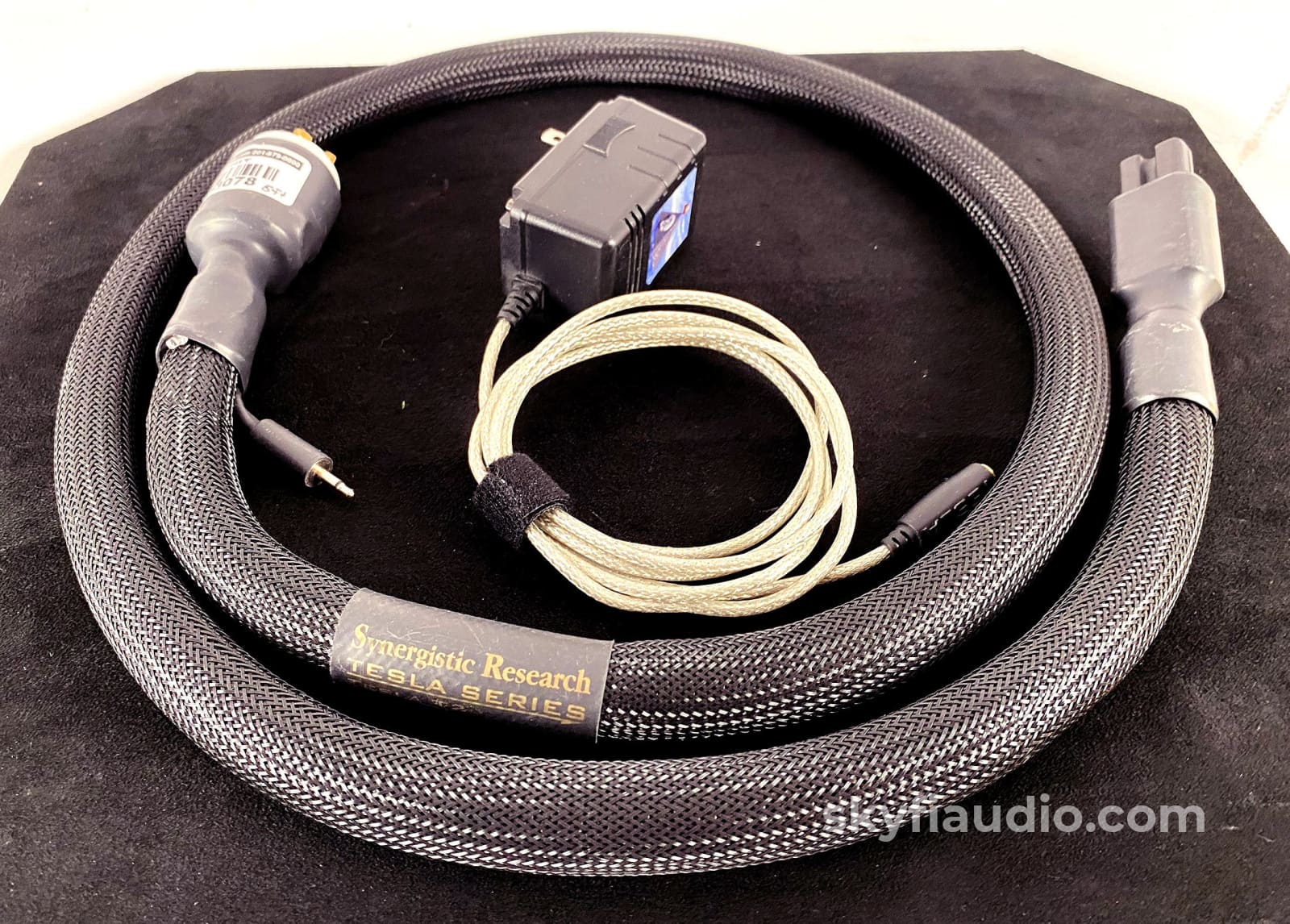 Synergistic Research - Tesla T2 Power Cable With Supply 5Ft Cables