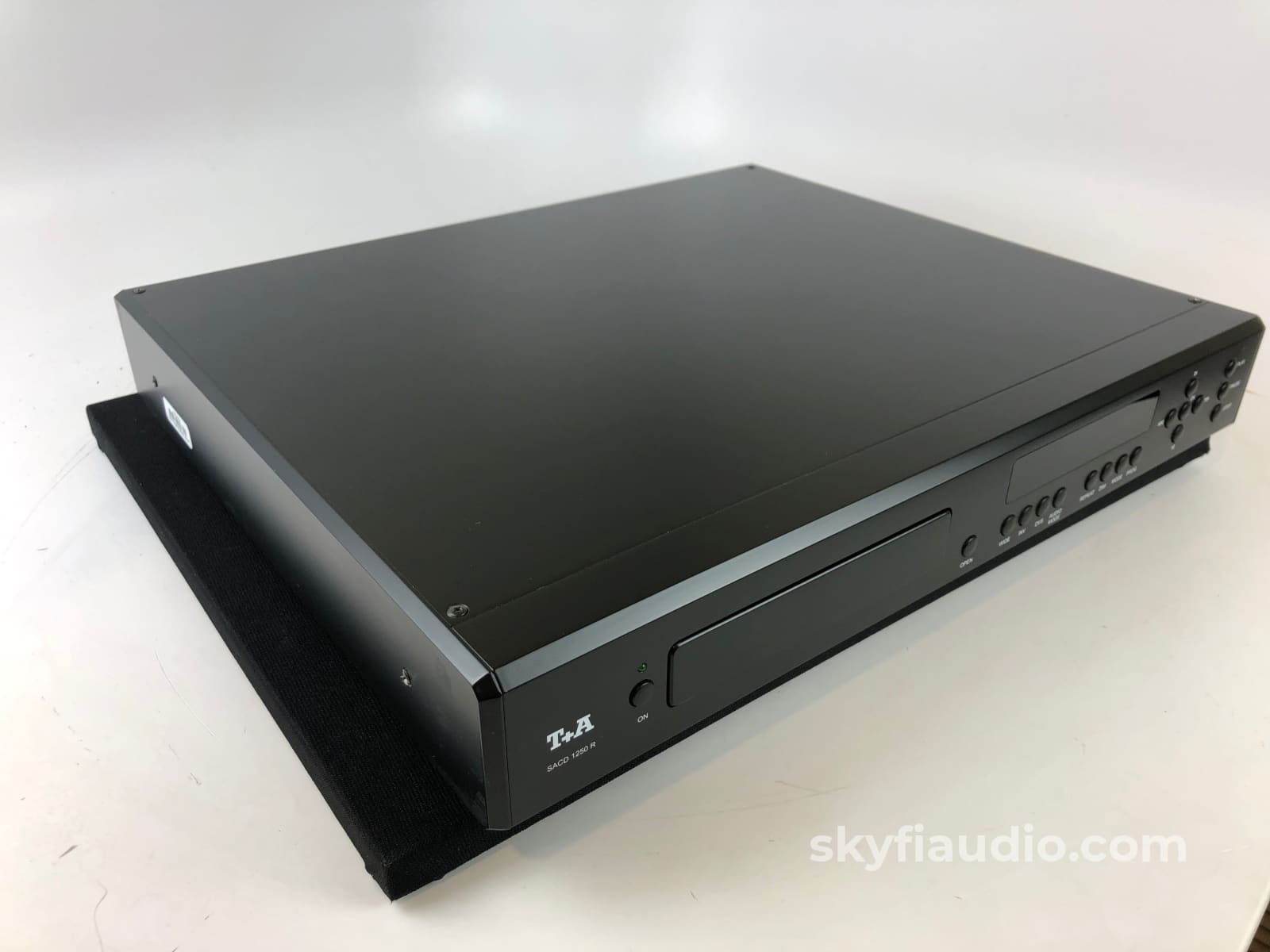 T+A 1250R Sacd Player With Remote Cd + Digital