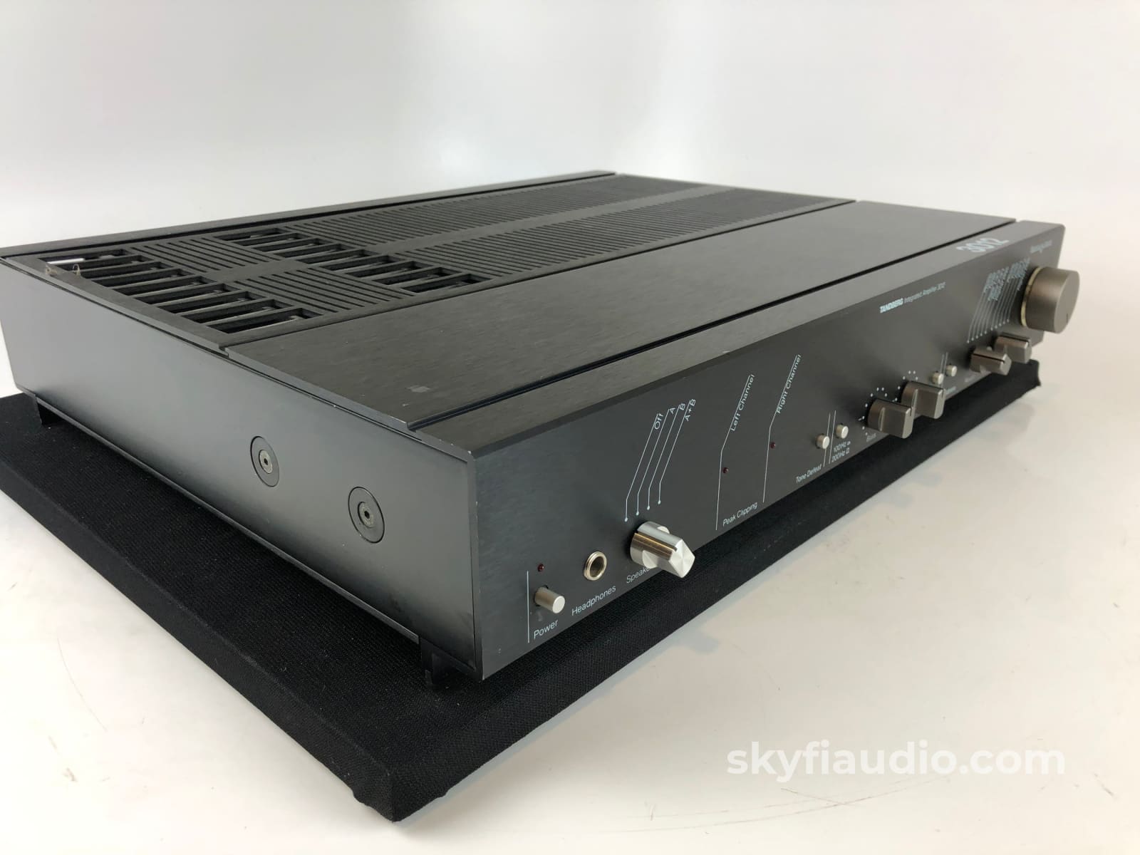 Tandberg Tia-3012A Integrated Amplifier With Phono - Made In Norway 120/220V