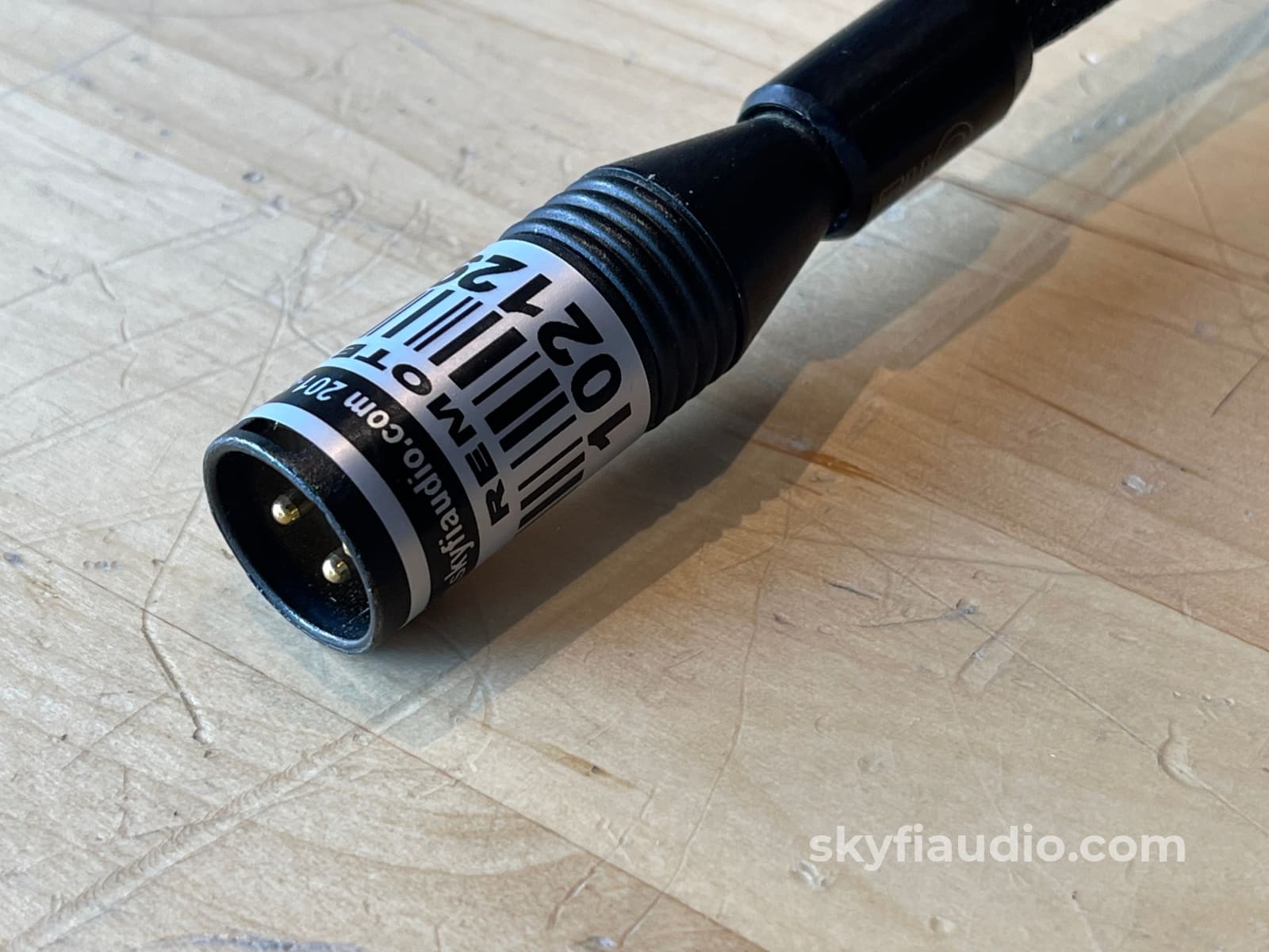 Tara Labs The One Digital Aes/Ebu Interconnect (Xlr) With Isolated Matrix Ground Station - 1M Cables