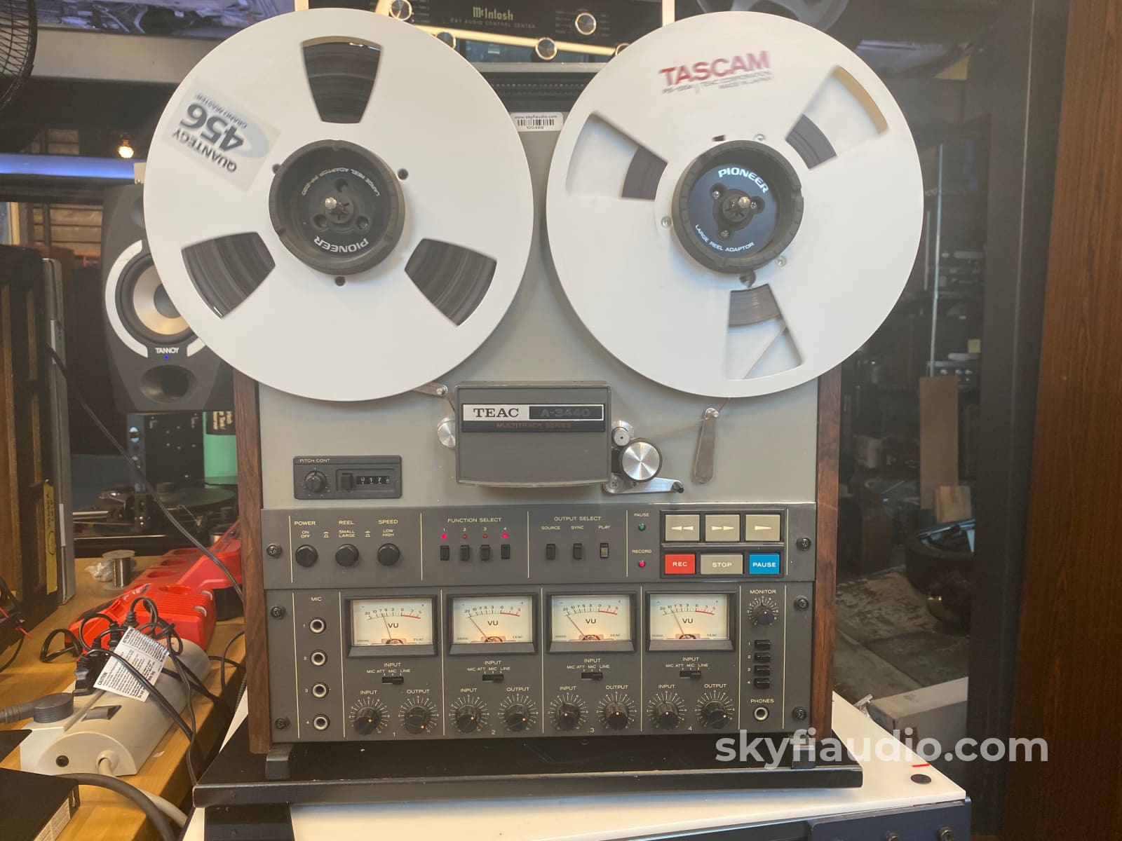 Open Reel To Reel - TEAC X － 2000R 4-TRACK 2-CHANNEL Bi-DIRECTIONAL OPEN  REEL TAPE DECK ￥ 239,000 An open reel deck released by Tiac in 1984. High  position with an audio