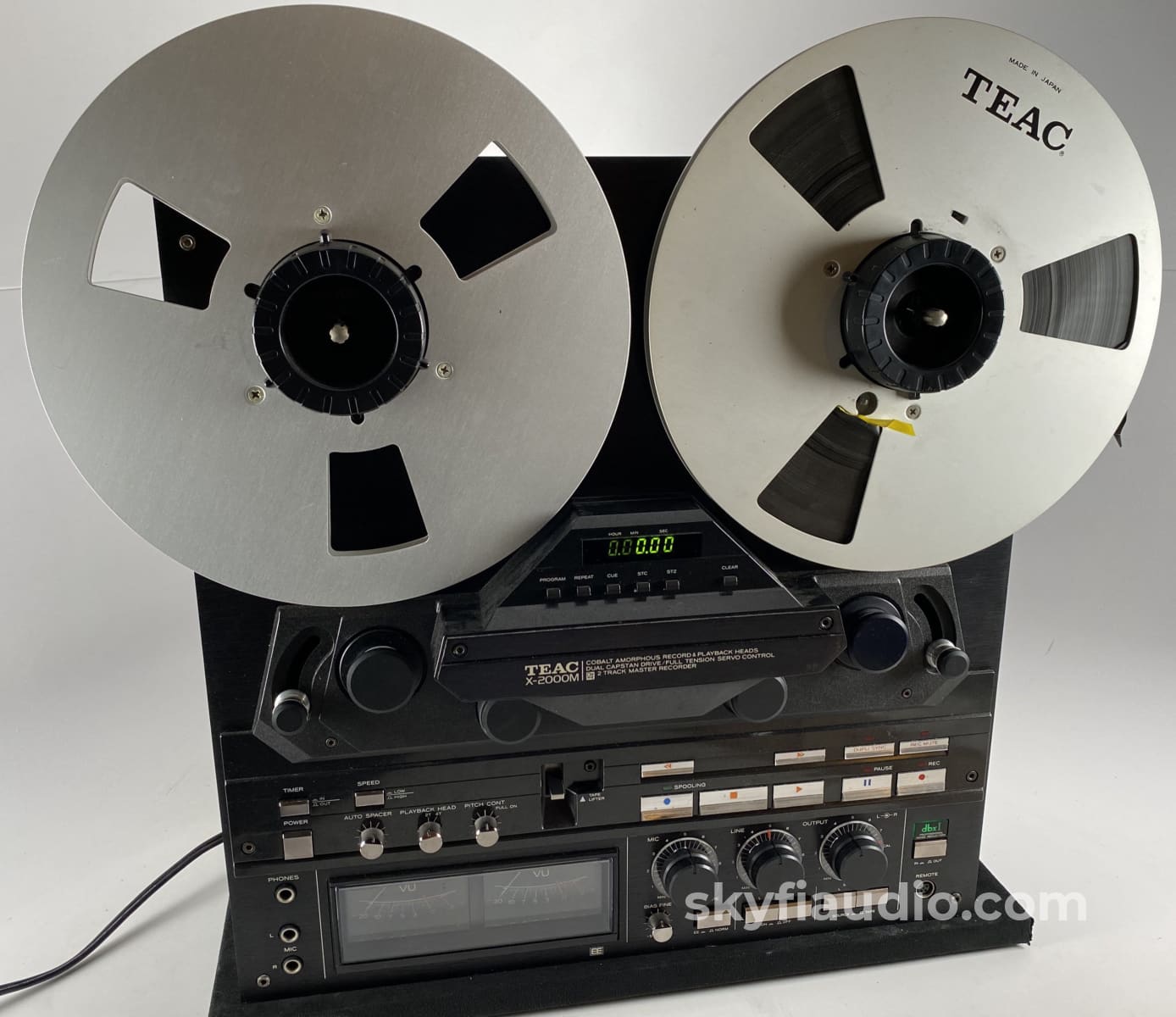 This high-end reel-to-reel tape machine is an audiophile work of art – The  Luxe Review