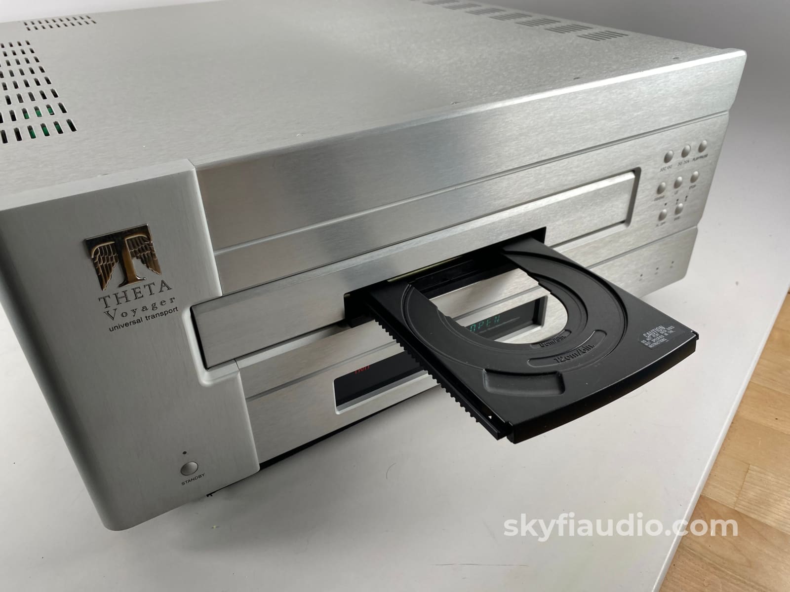 Theta Digital Voyager Universal Cd Dvd And Laserdisc Player +