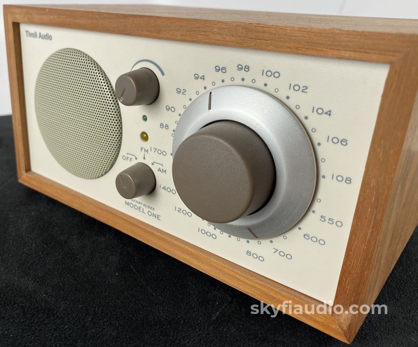 日本最大級 ラジオ・コンポ Tivoli Audio Model One by Henry Kloss 