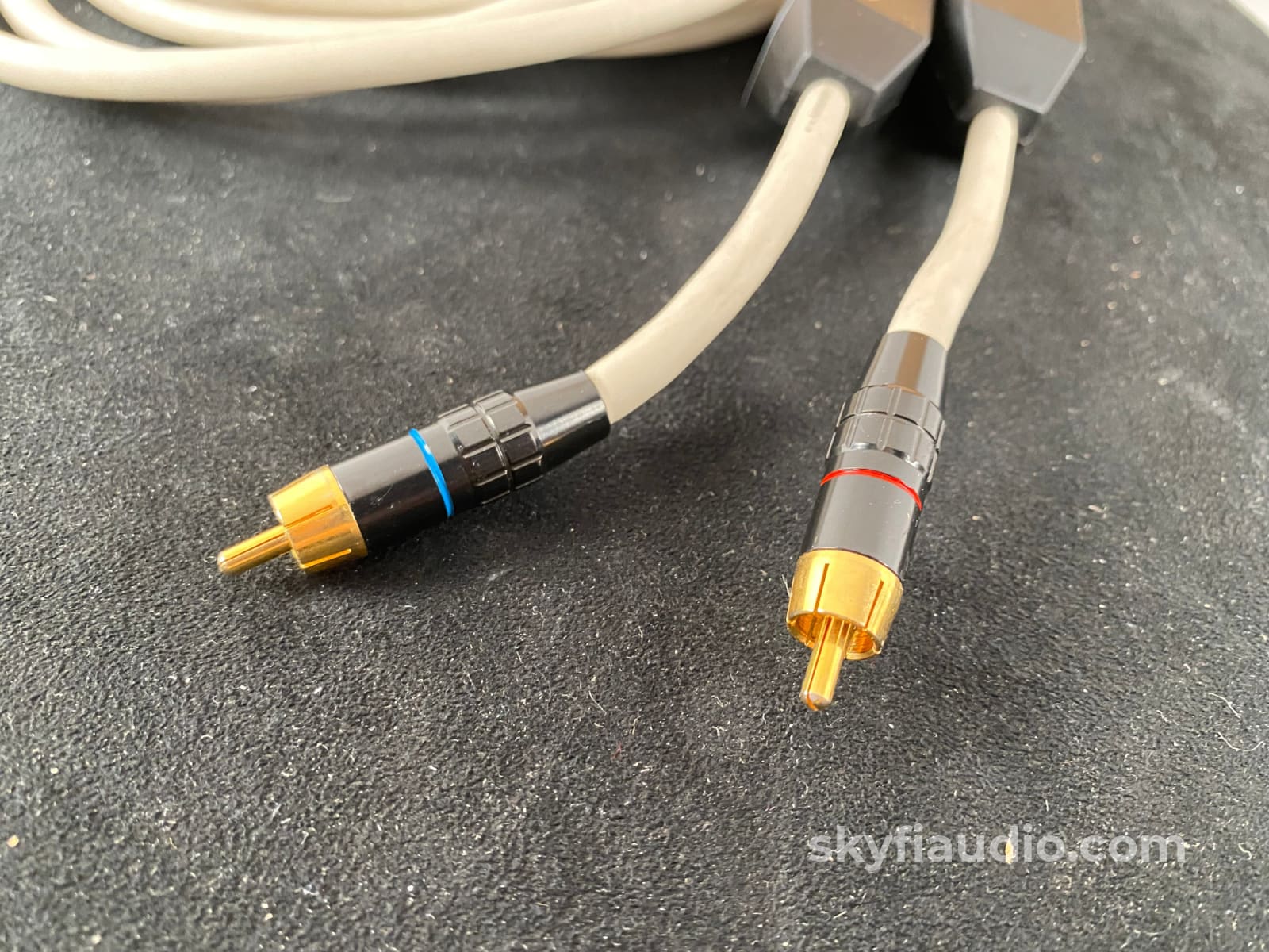 Transparent Musiclink Rca Interconnects (Pair) - 2M Cables