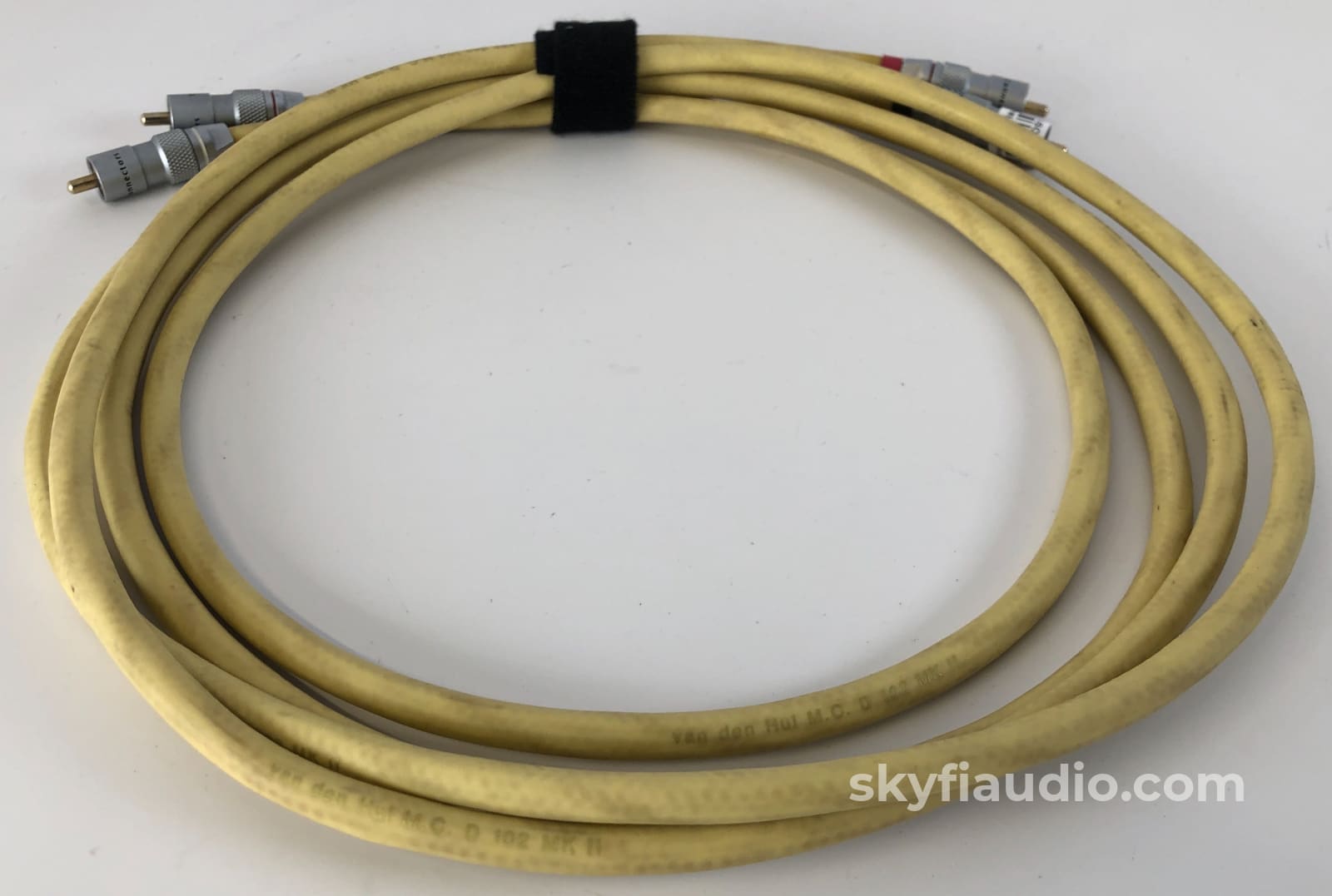 Van den Hul MC D-102 MK2 RCA Cable with Tiffany Connectors - 2M