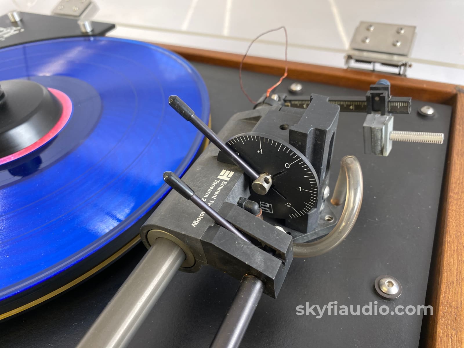 Vpi Hw-19 Turntable With Tangential Tonearm And Pump - In Dark Mahogany With New Sumiko Cartridge