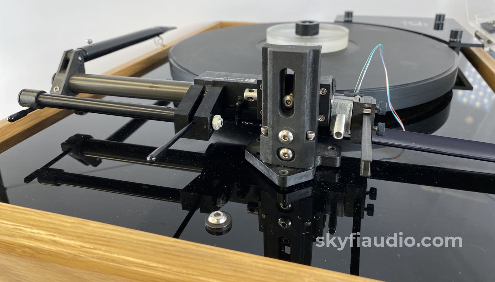 Vpi Hw-19 Turntable With Tangential Tonearm And Pump - In Light Oak With New Sumiko Cartridge